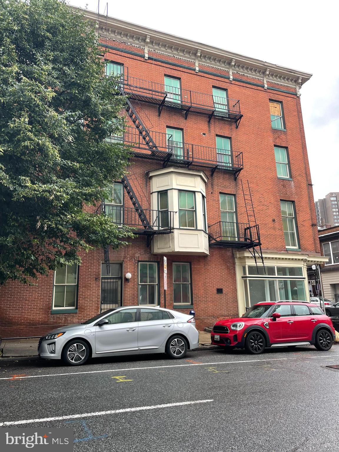 118 W MULBERRY STREET