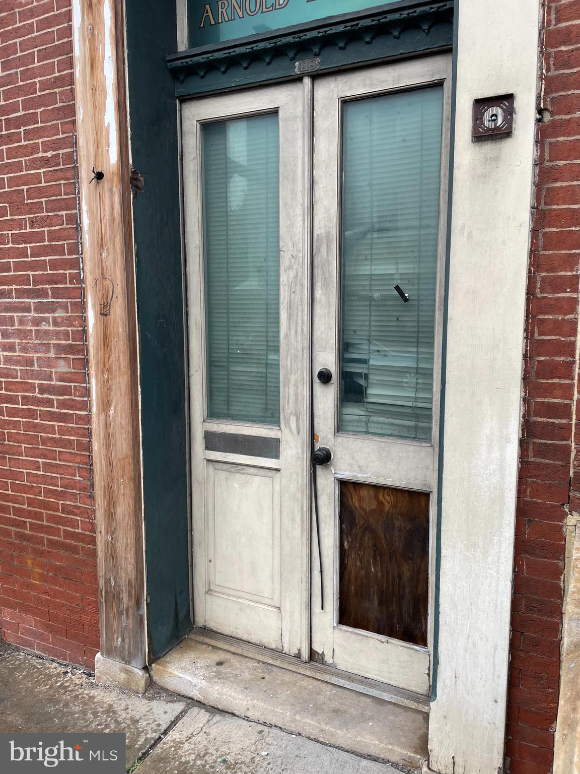 118 W MULBERRY STREET