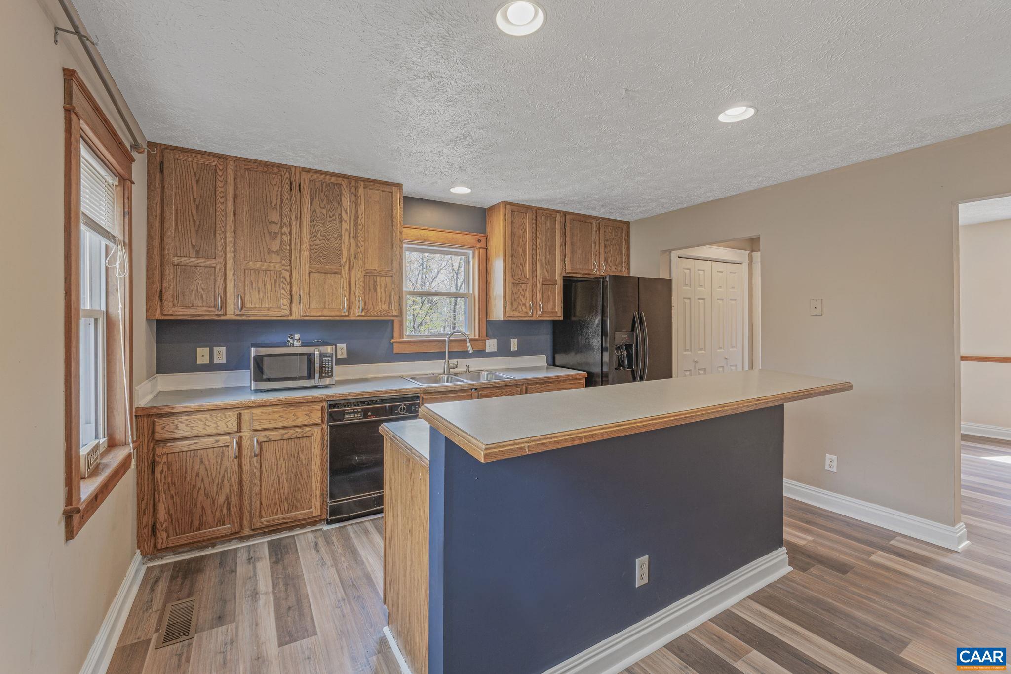 LAKE MONTICELLO - Residential