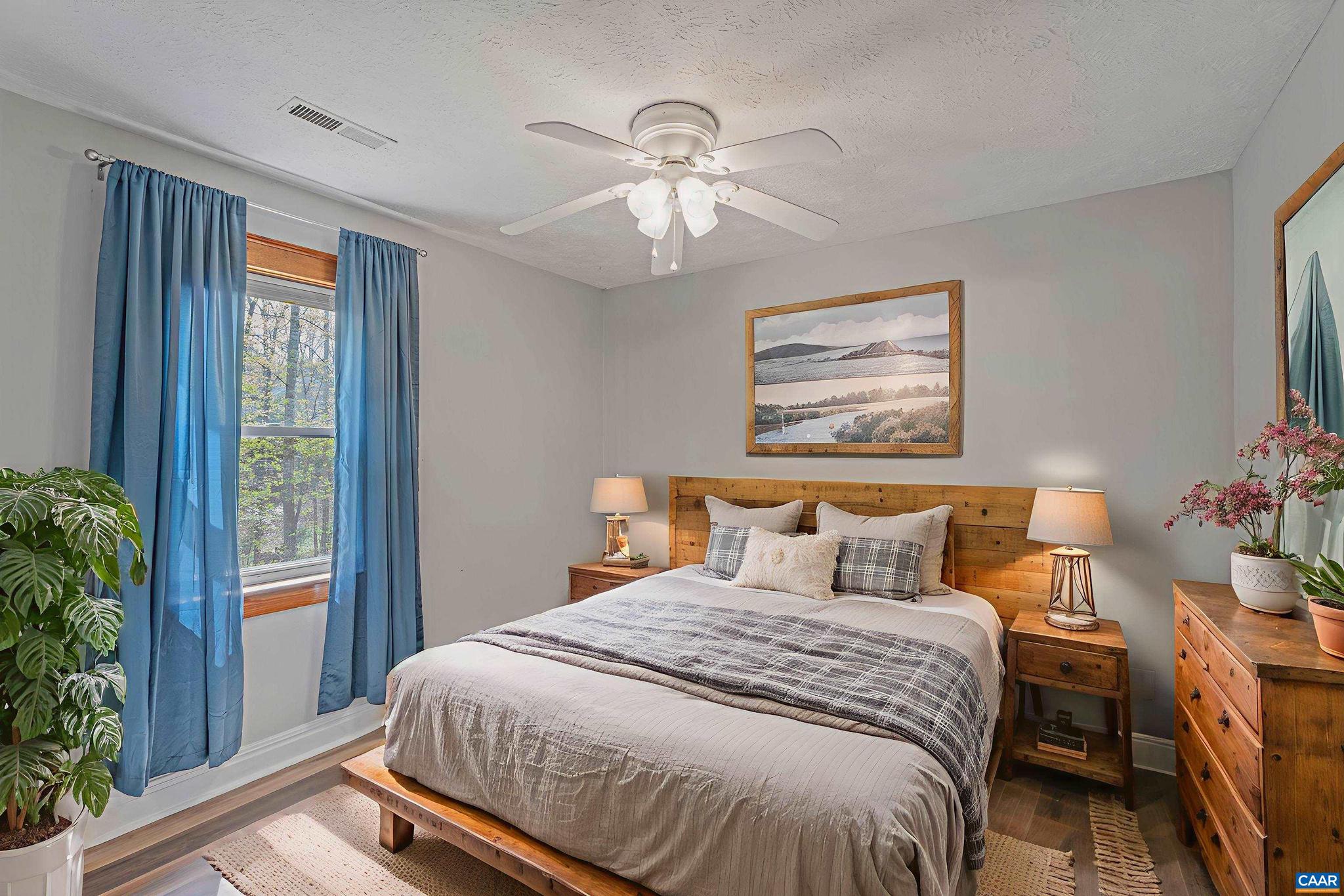 LAKE MONTICELLO - Residential