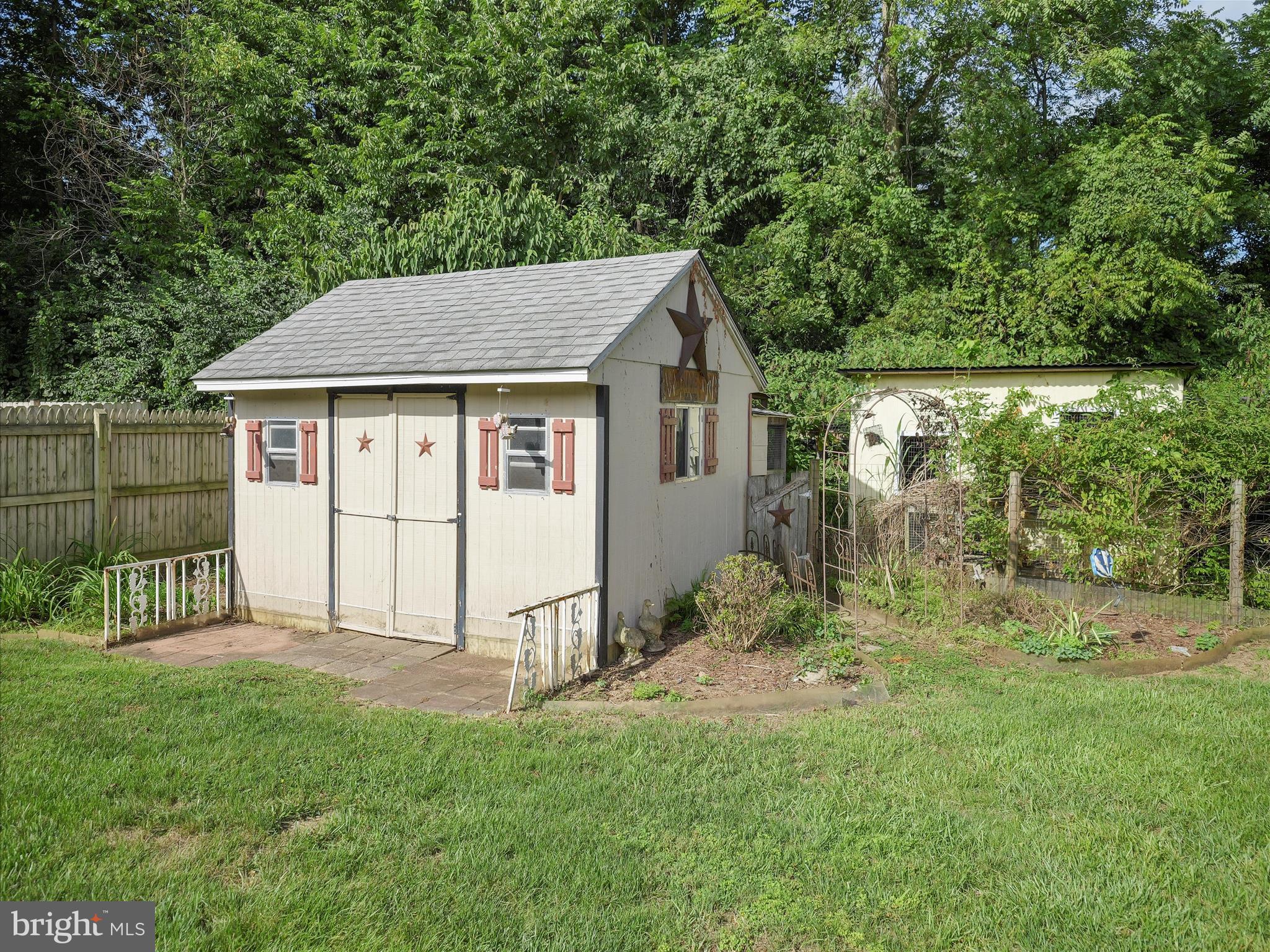 PIKEVIEW ACRES WEST - Residential