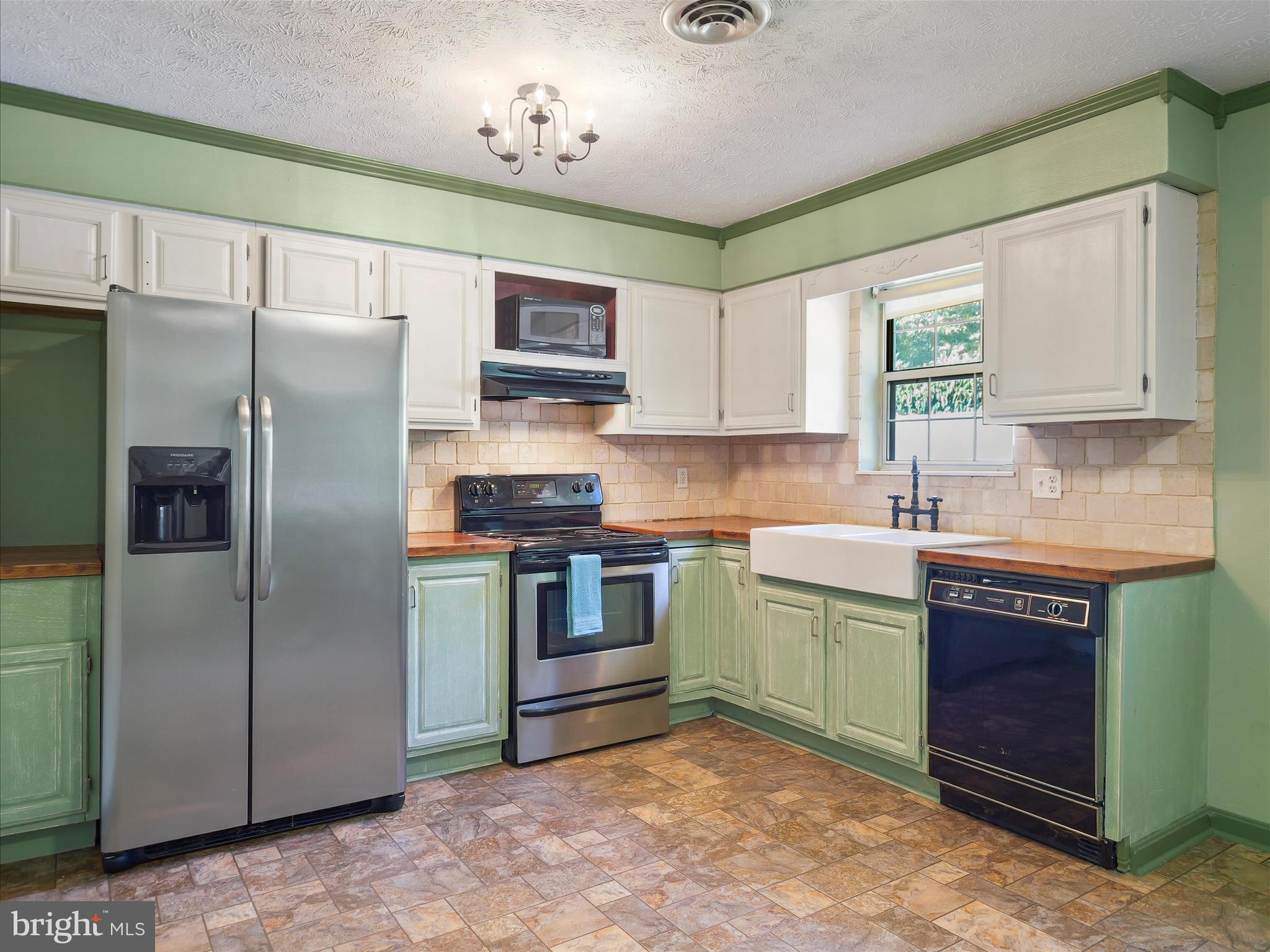 PIKEVIEW ACRES WEST - Residential