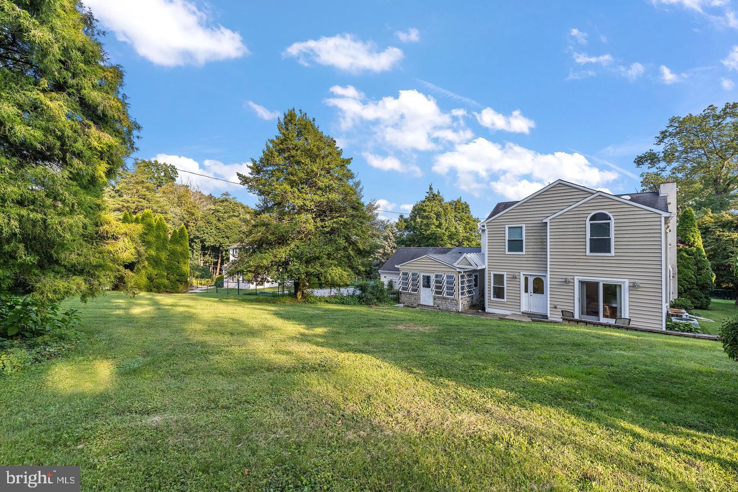 181 E CONESTOGA ROAD