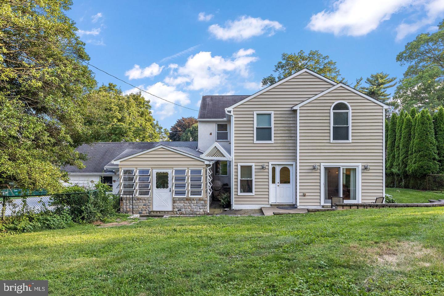 181 E CONESTOGA ROAD