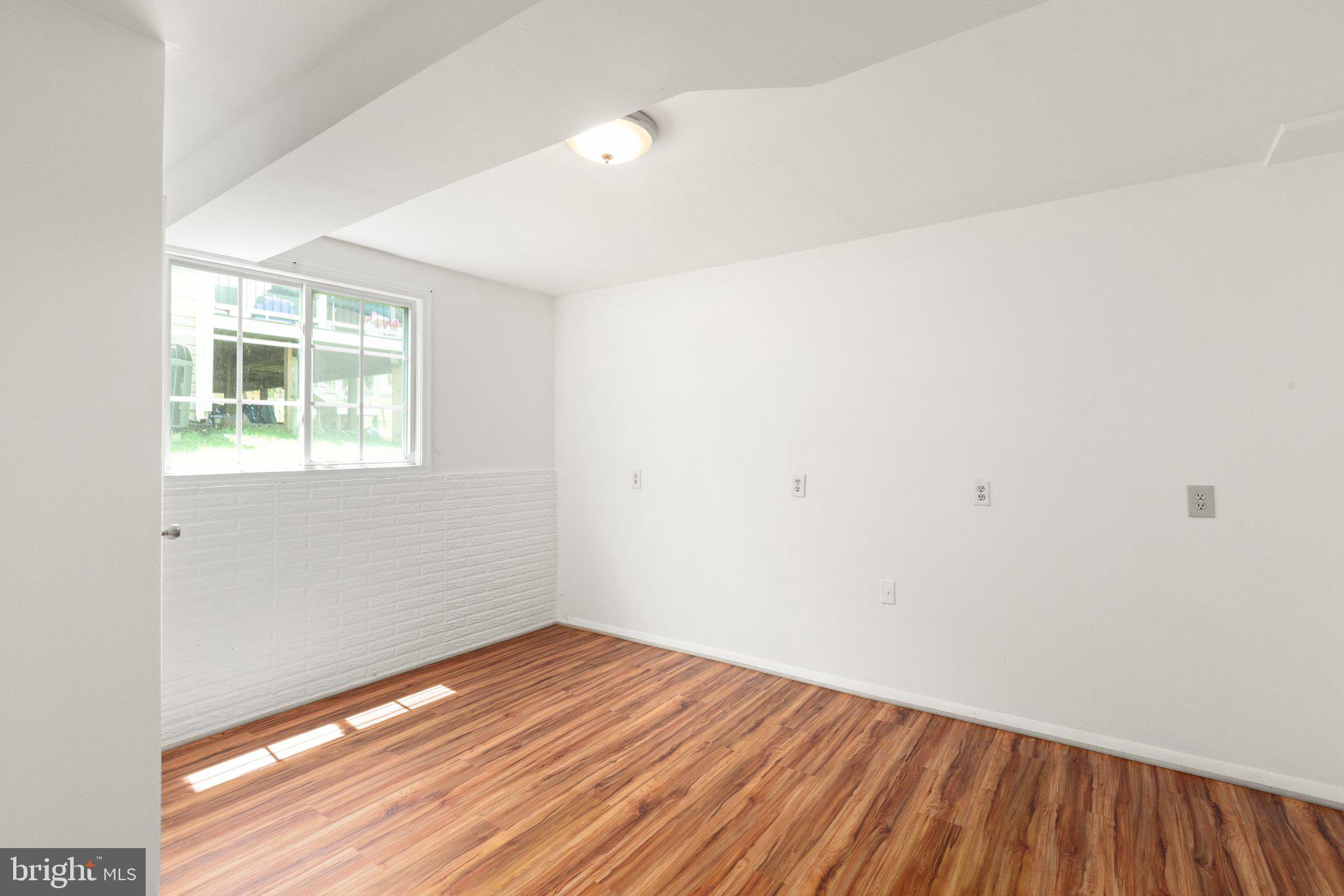 TIMBER GROVE - Residential