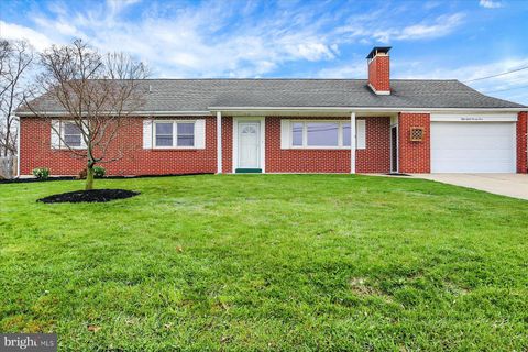 5824 MAYFAIR DRIVE HARRISBURG PA 17112