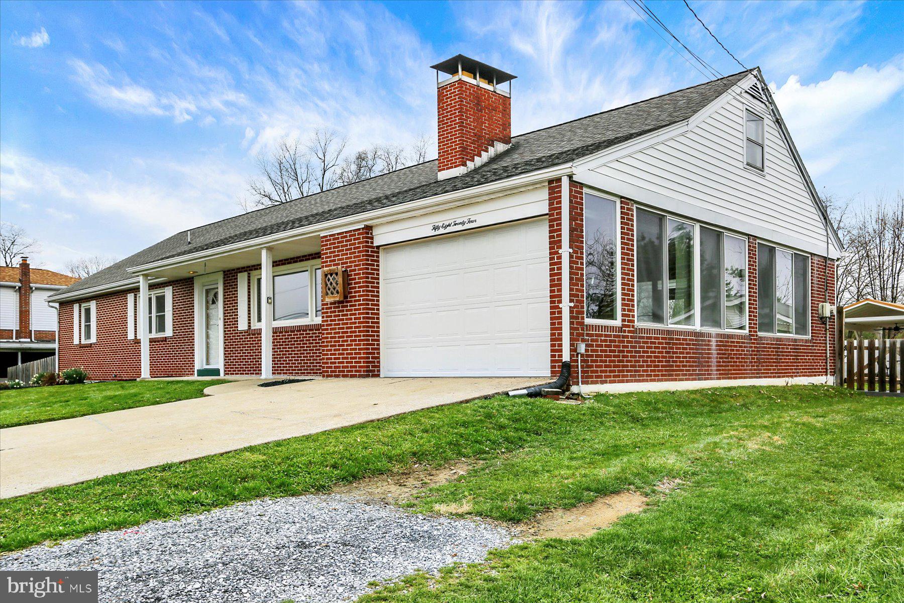 5824 MAYFAIR DRIVE