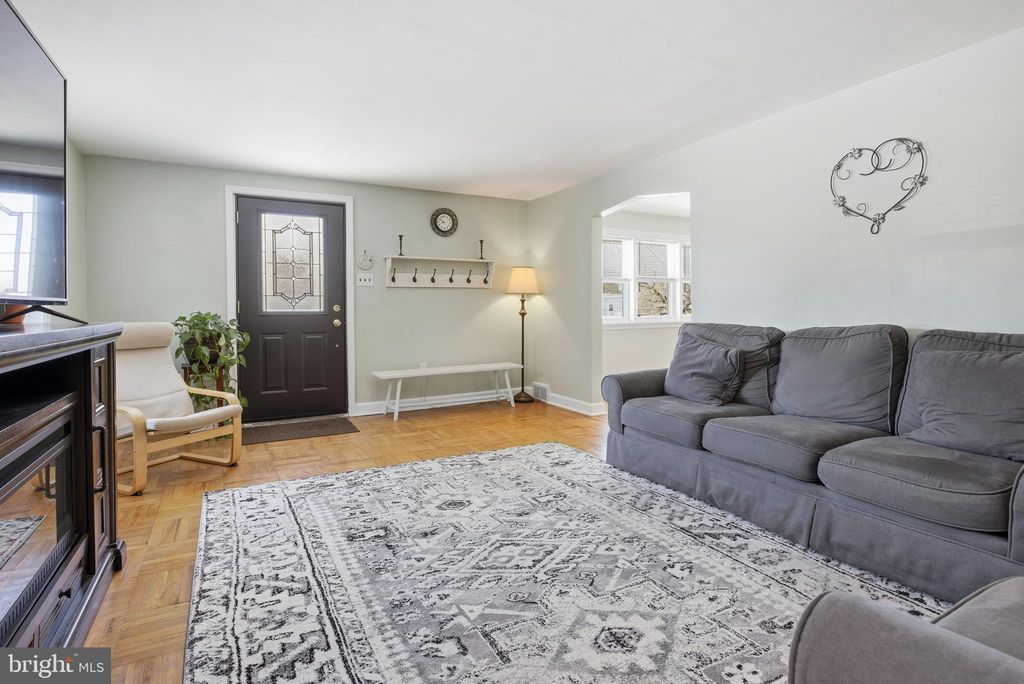 Photo of 419 W Grays Avenue, GLENOLDEN, PA 19036 (MLS # PADE2107498)