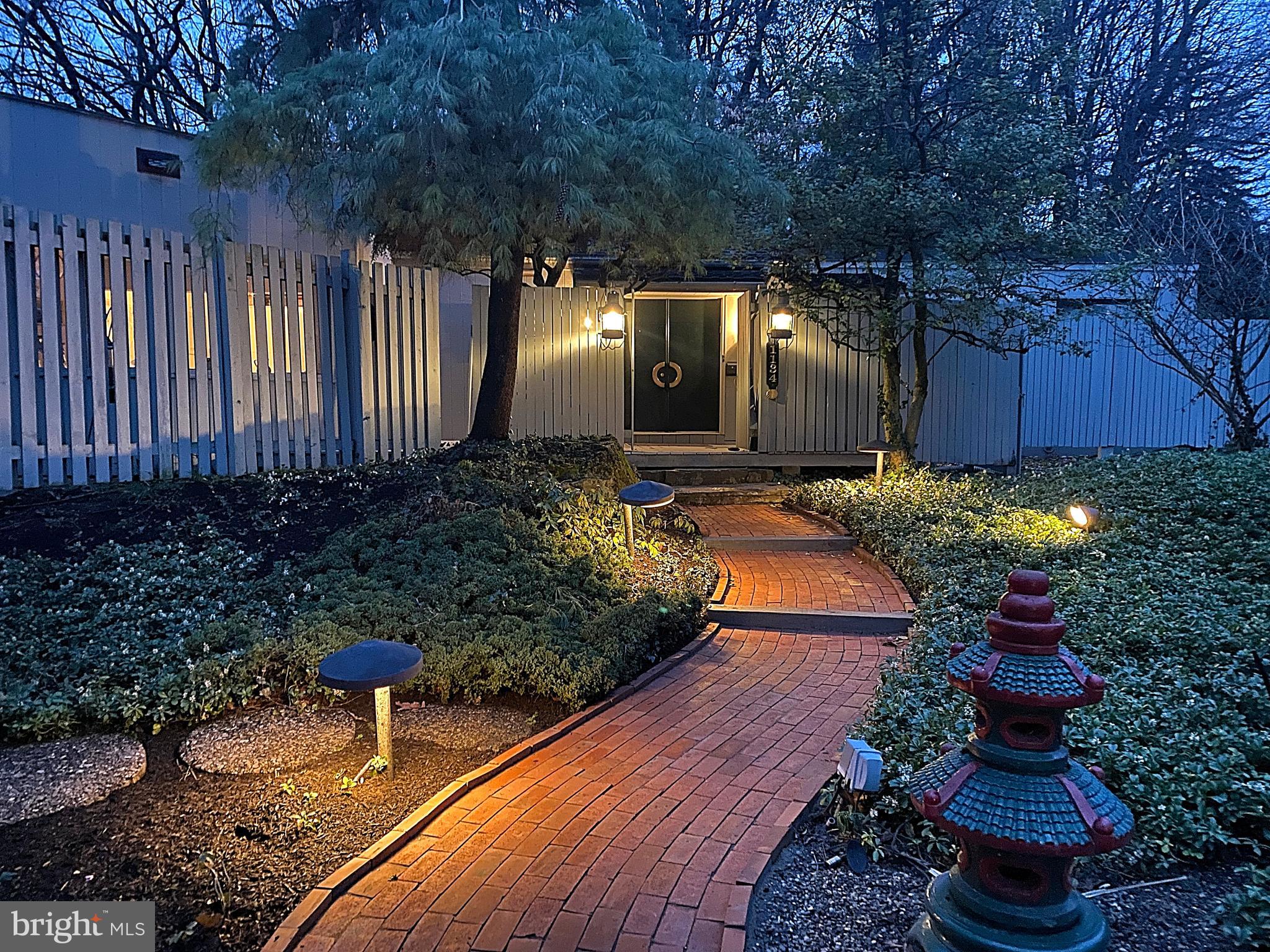 PARKSIDE COURTS - Residential