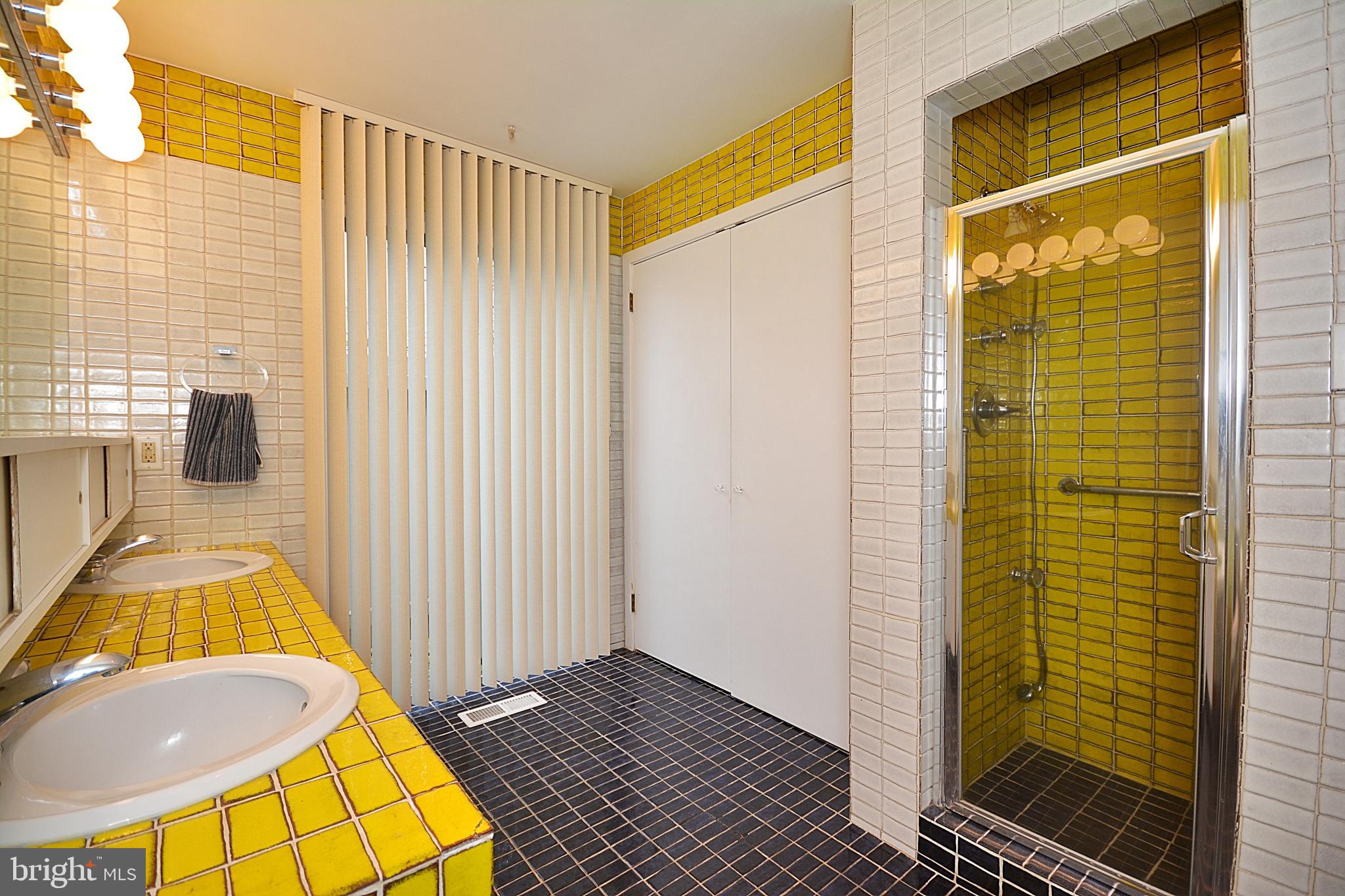 PARKSIDE COURTS - Residential