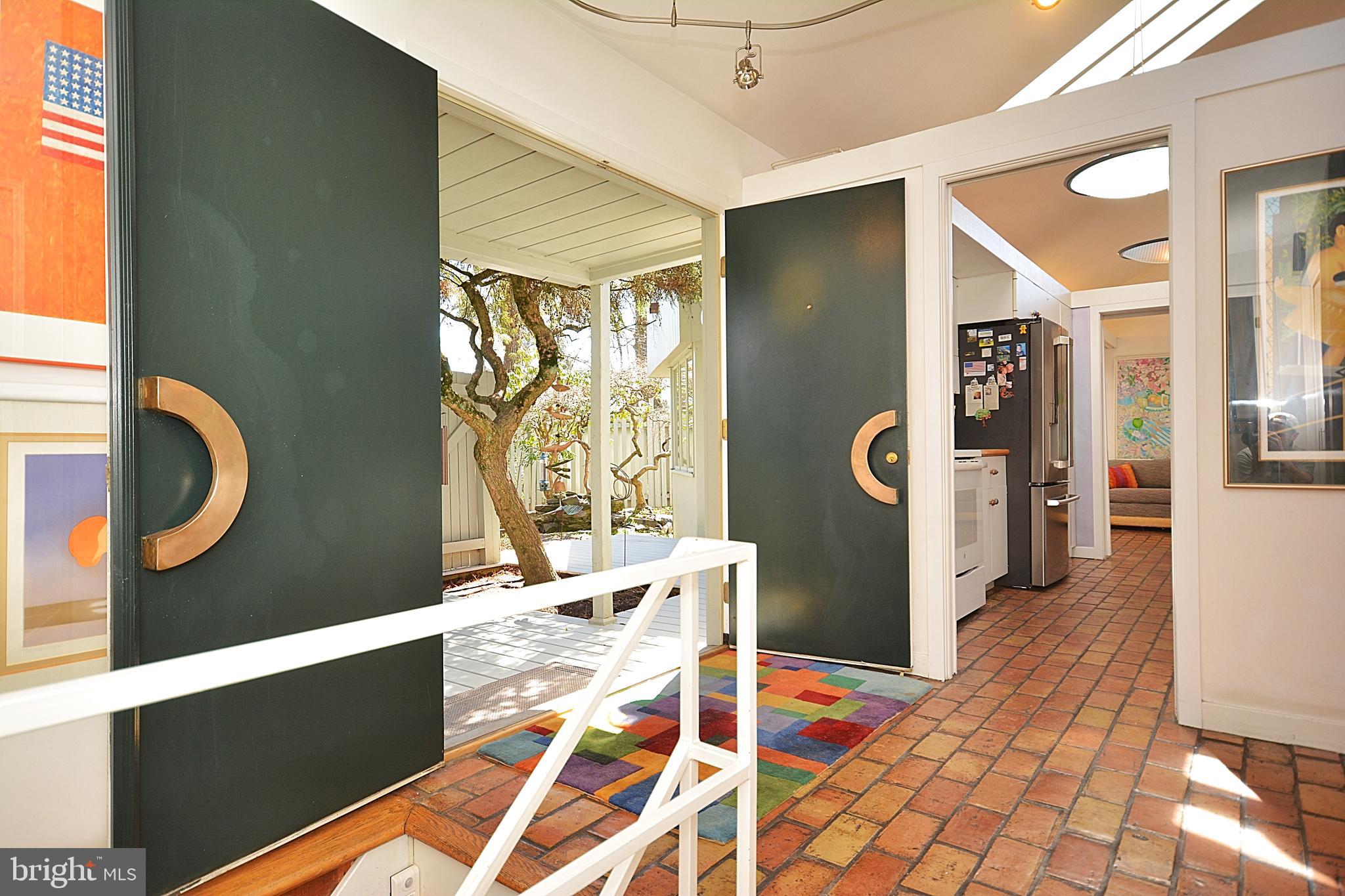 PARKSIDE COURTS - Residential