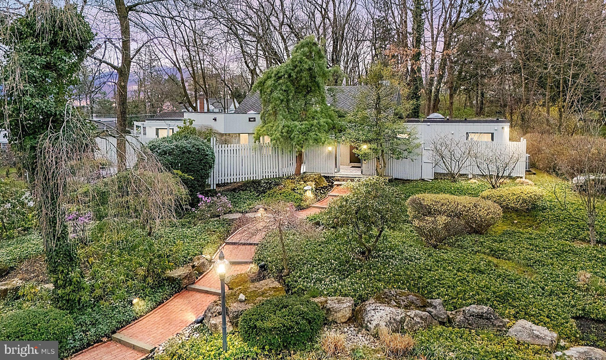 PARKSIDE COURTS - Residential