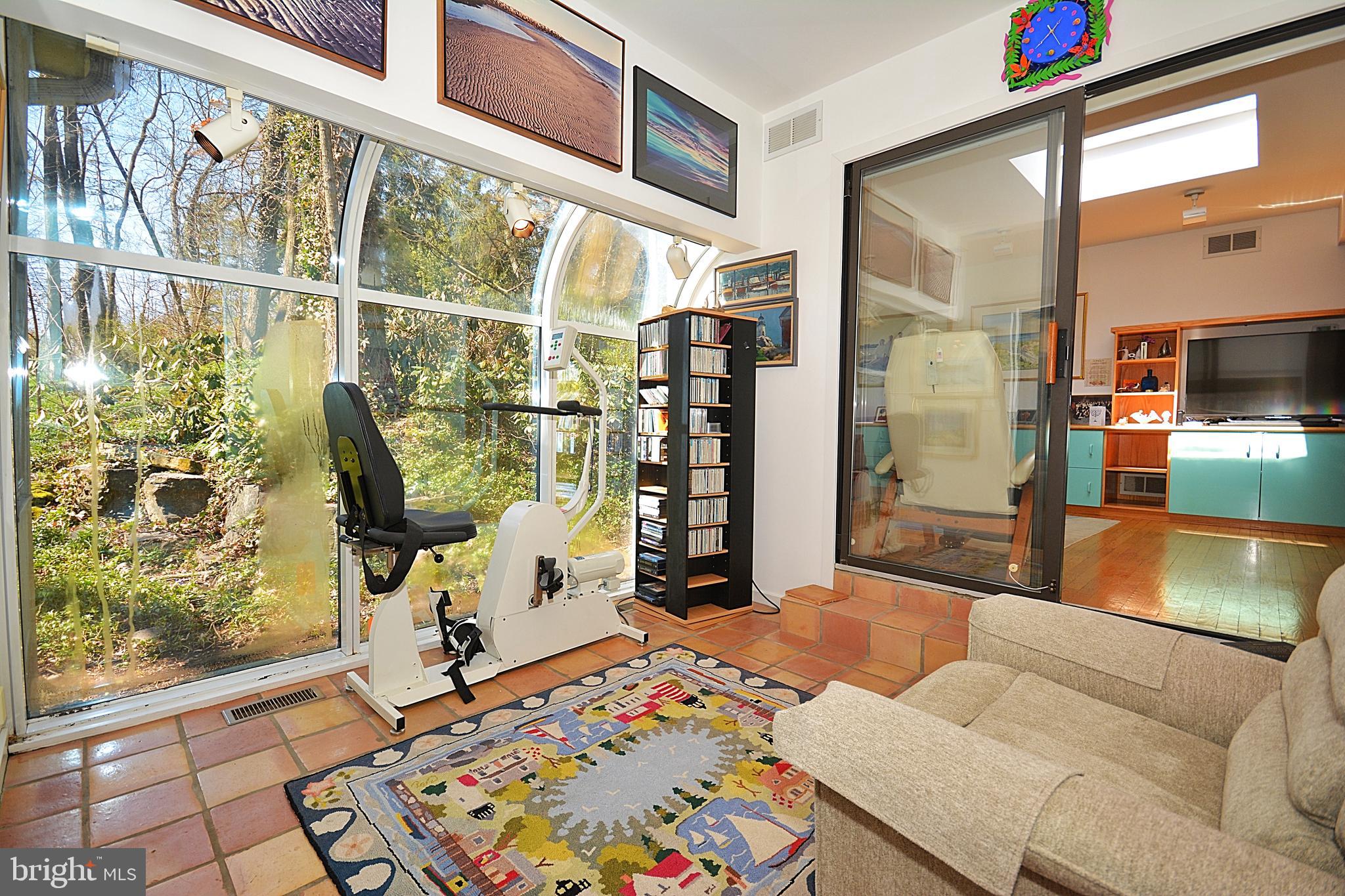 PARKSIDE COURTS - Residential