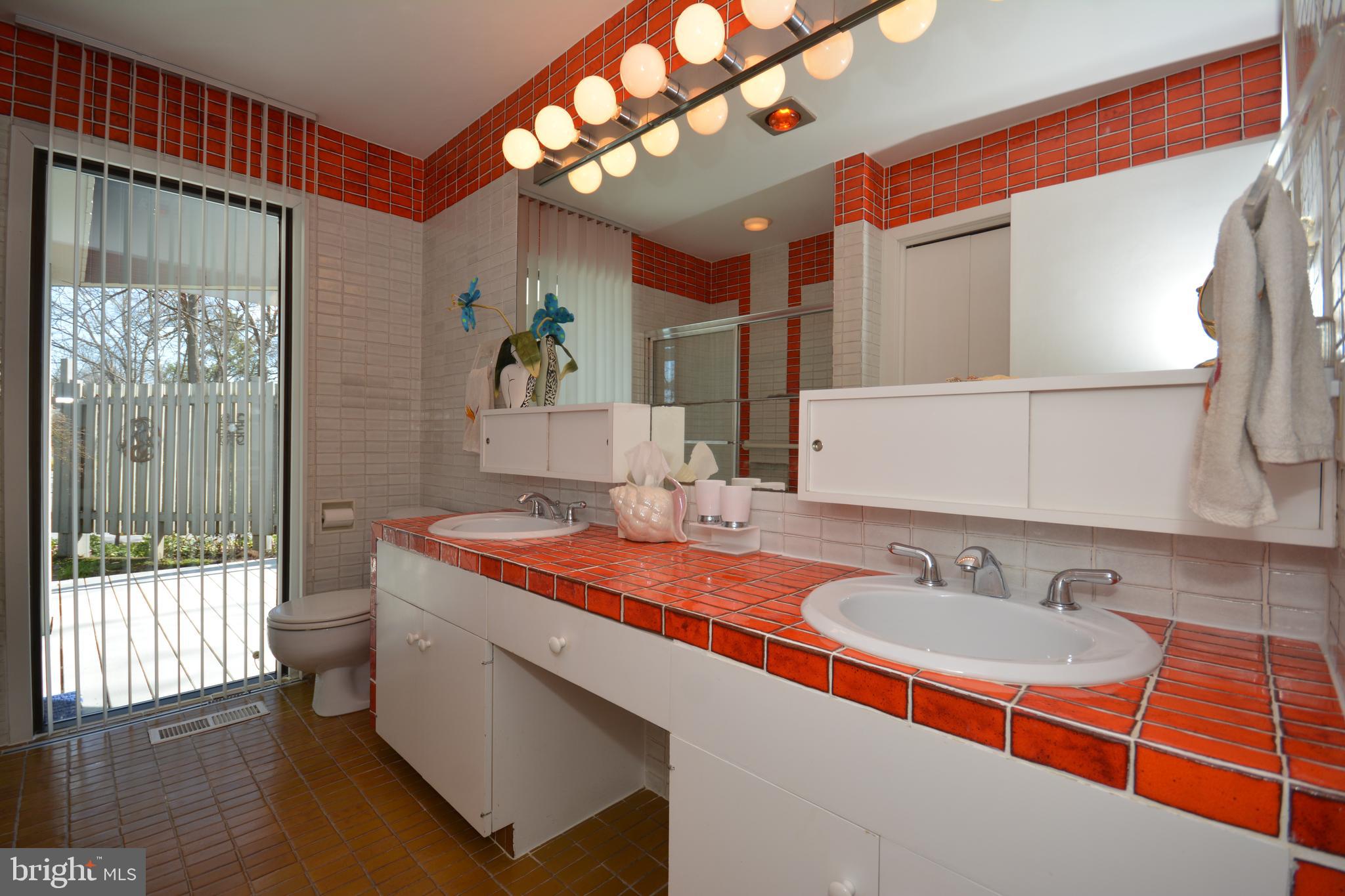 PARKSIDE COURTS - Residential