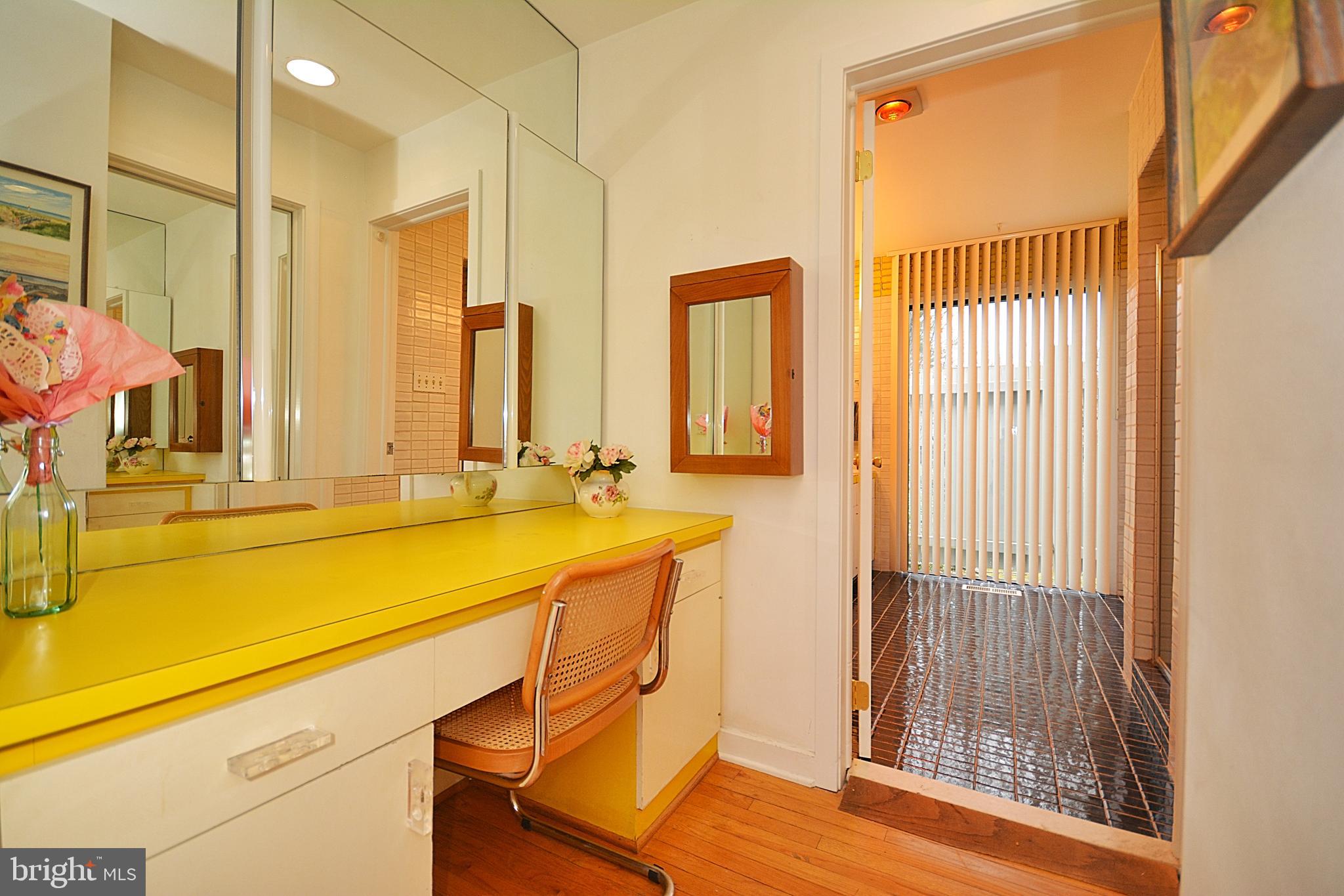 PARKSIDE COURTS - Residential