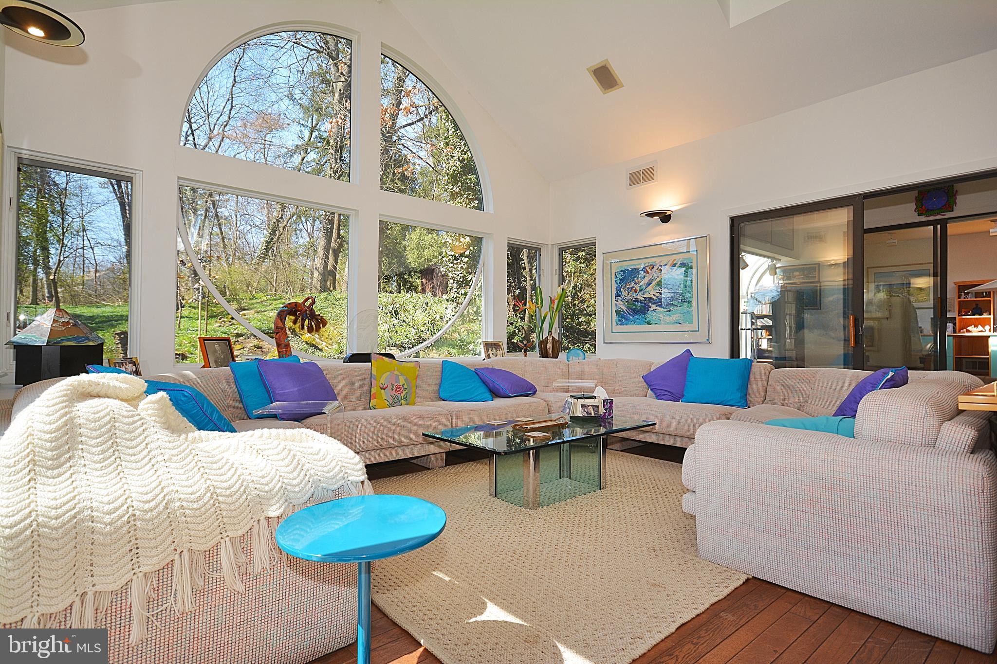 PARKSIDE COURTS - Residential