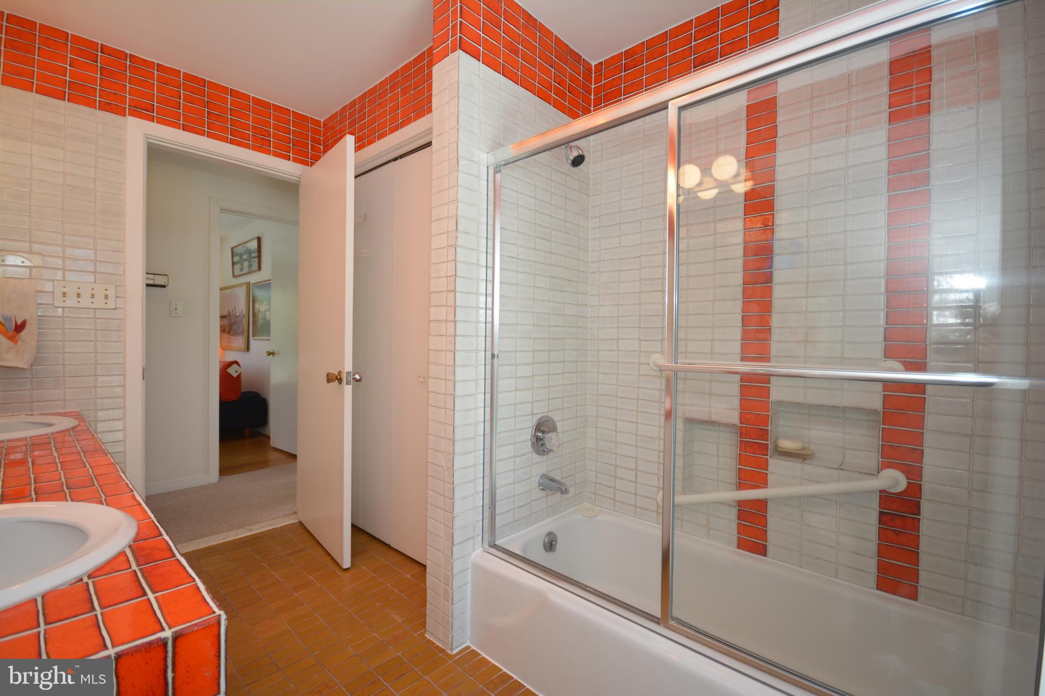 PARKSIDE COURTS - Residential