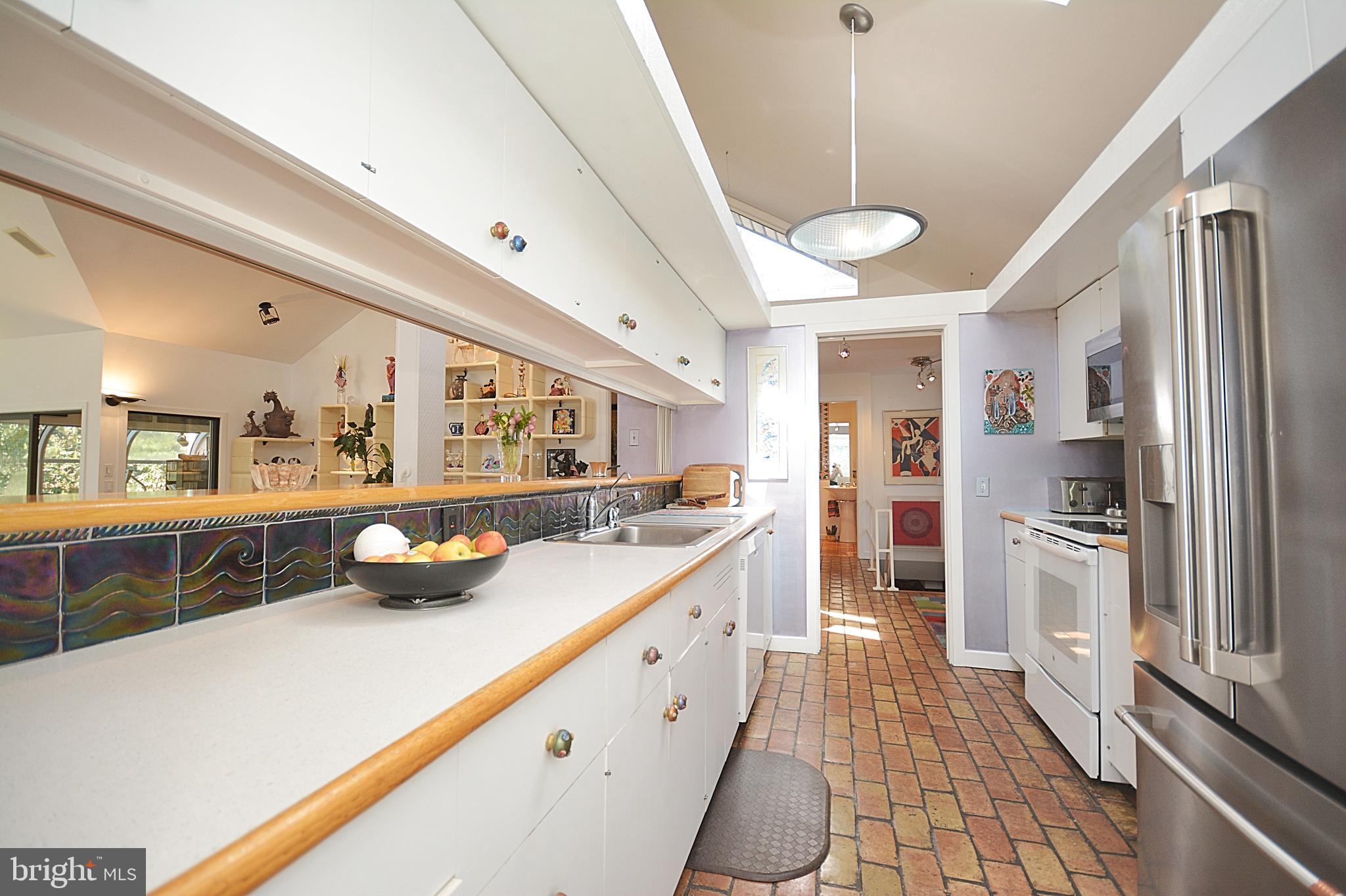 PARKSIDE COURTS - Residential