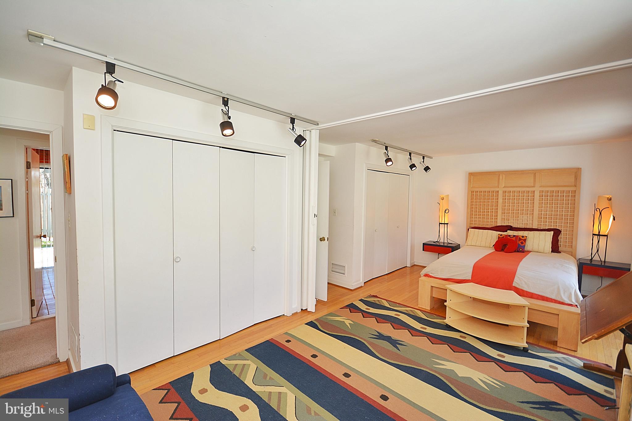 PARKSIDE COURTS - Residential