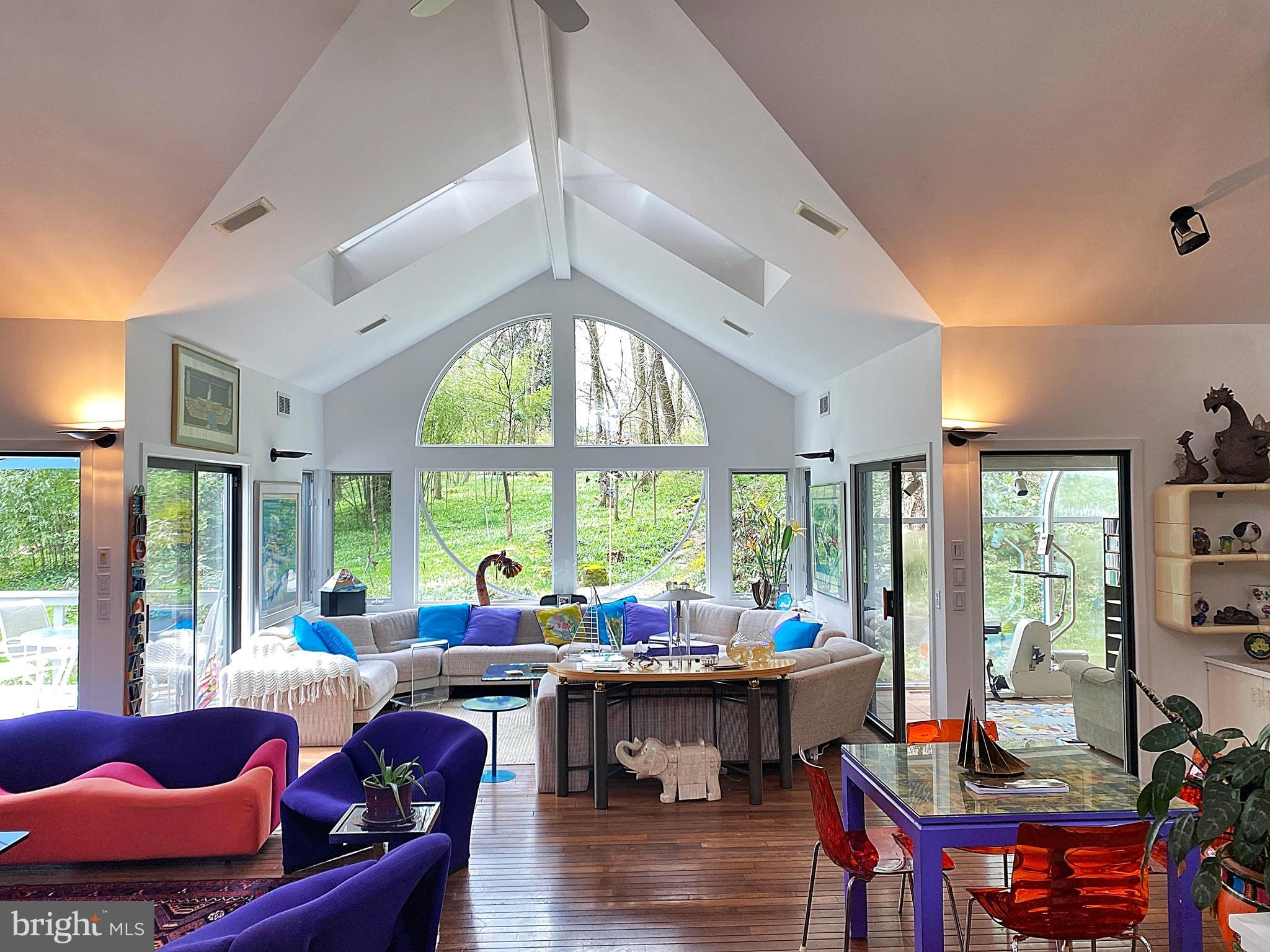 PARKSIDE COURTS - Residential