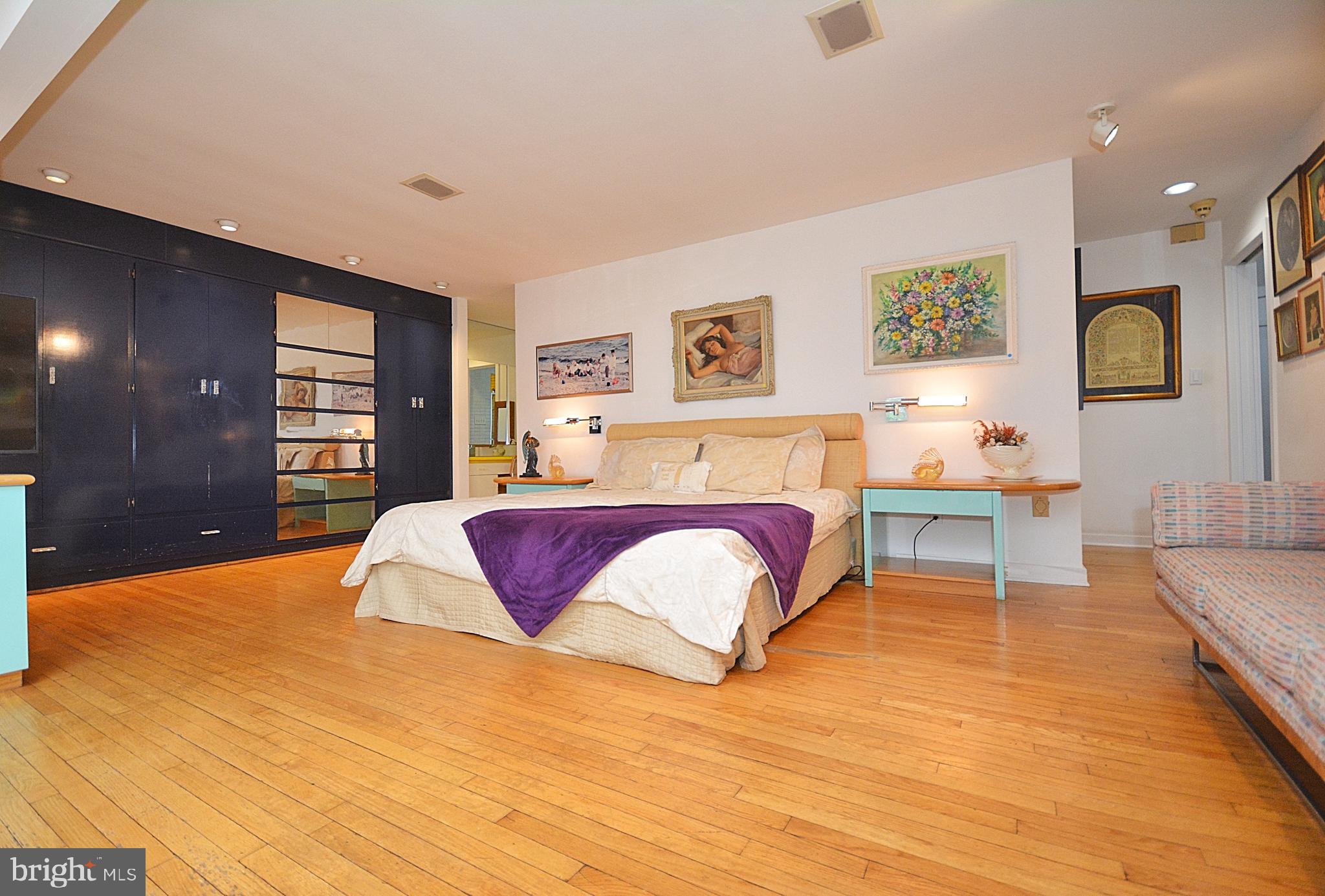 PARKSIDE COURTS - Residential