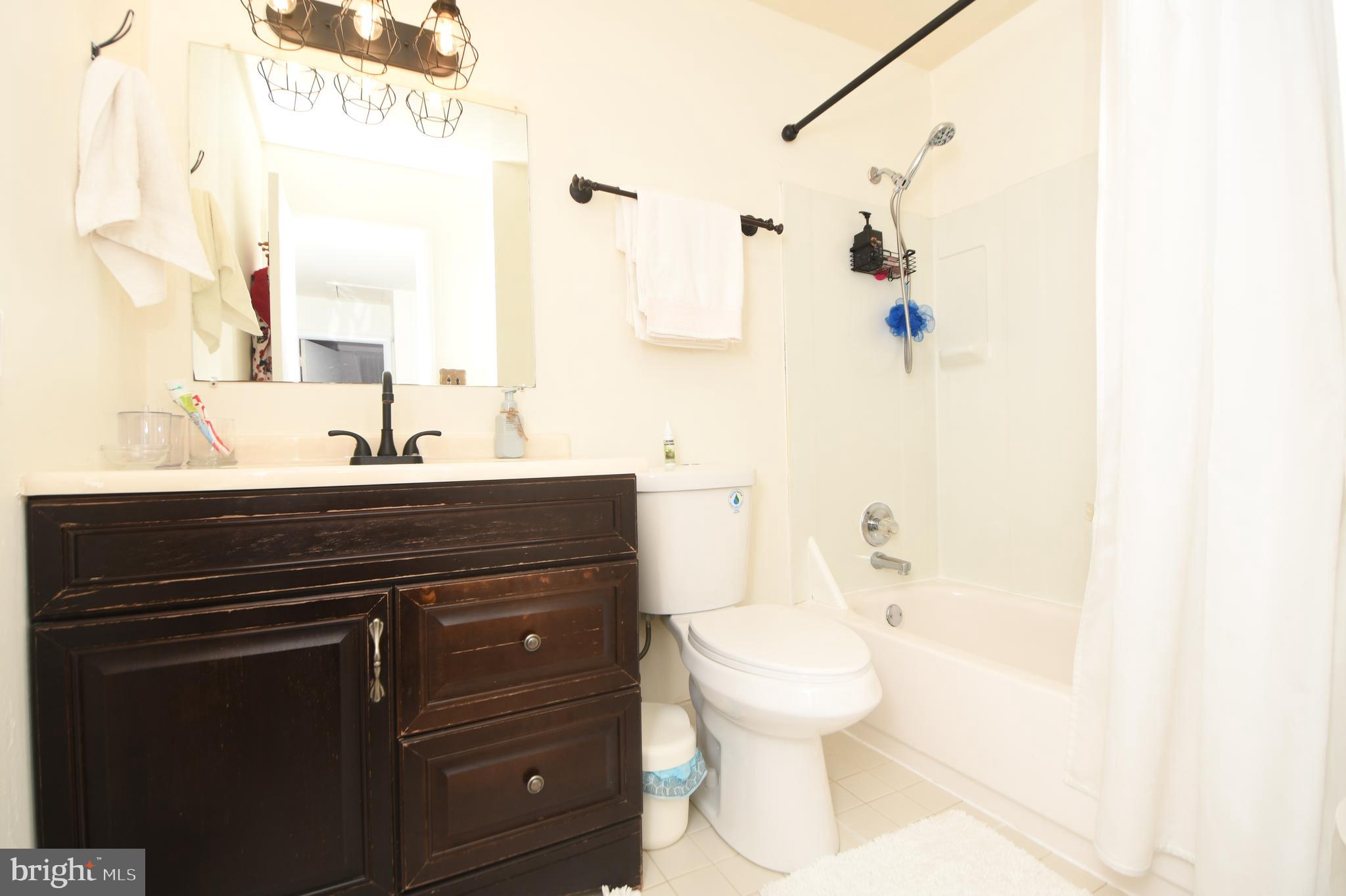 REDLAND STATION TH - Residential Lease