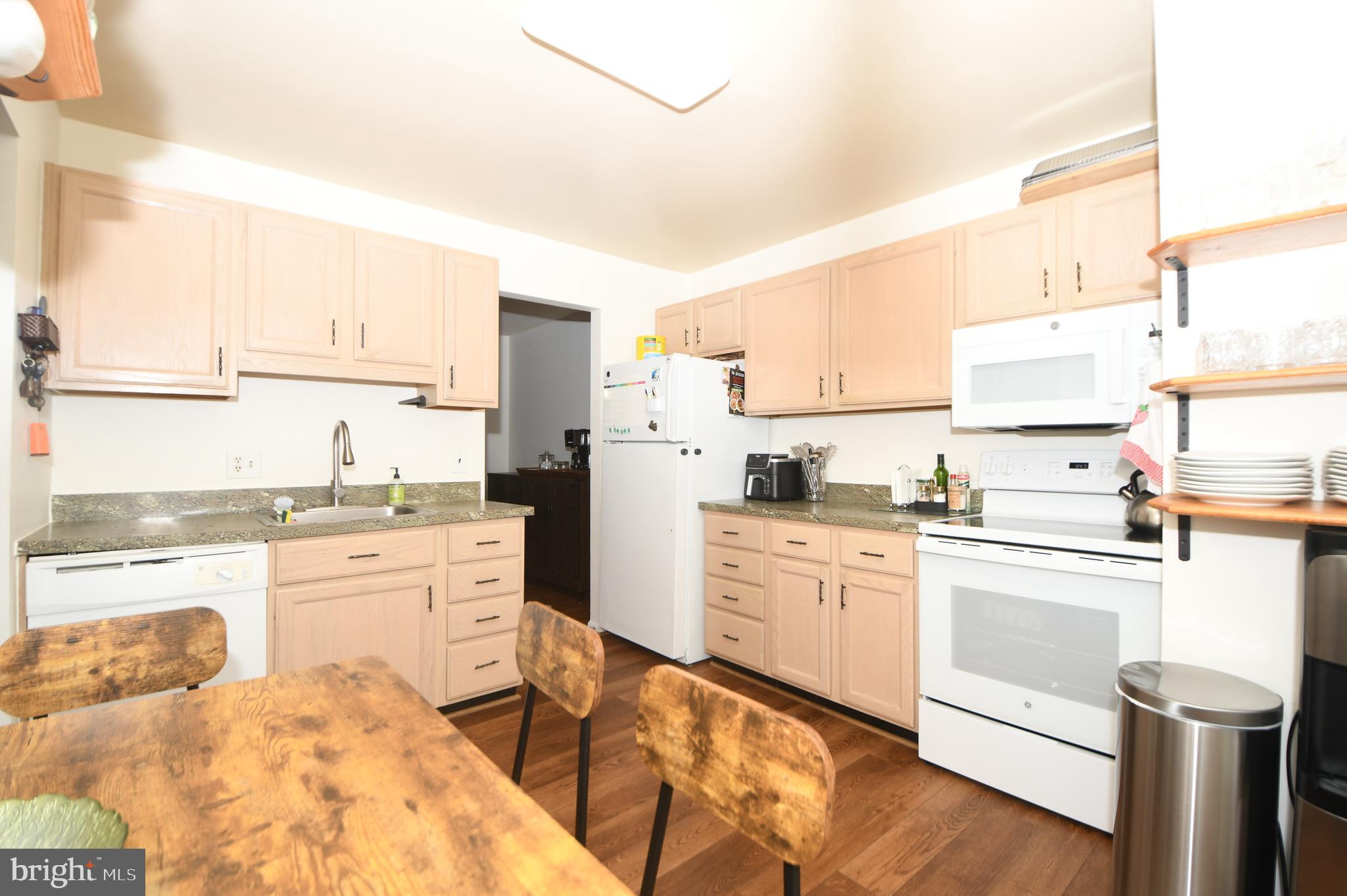 REDLAND STATION TH - Residential Lease