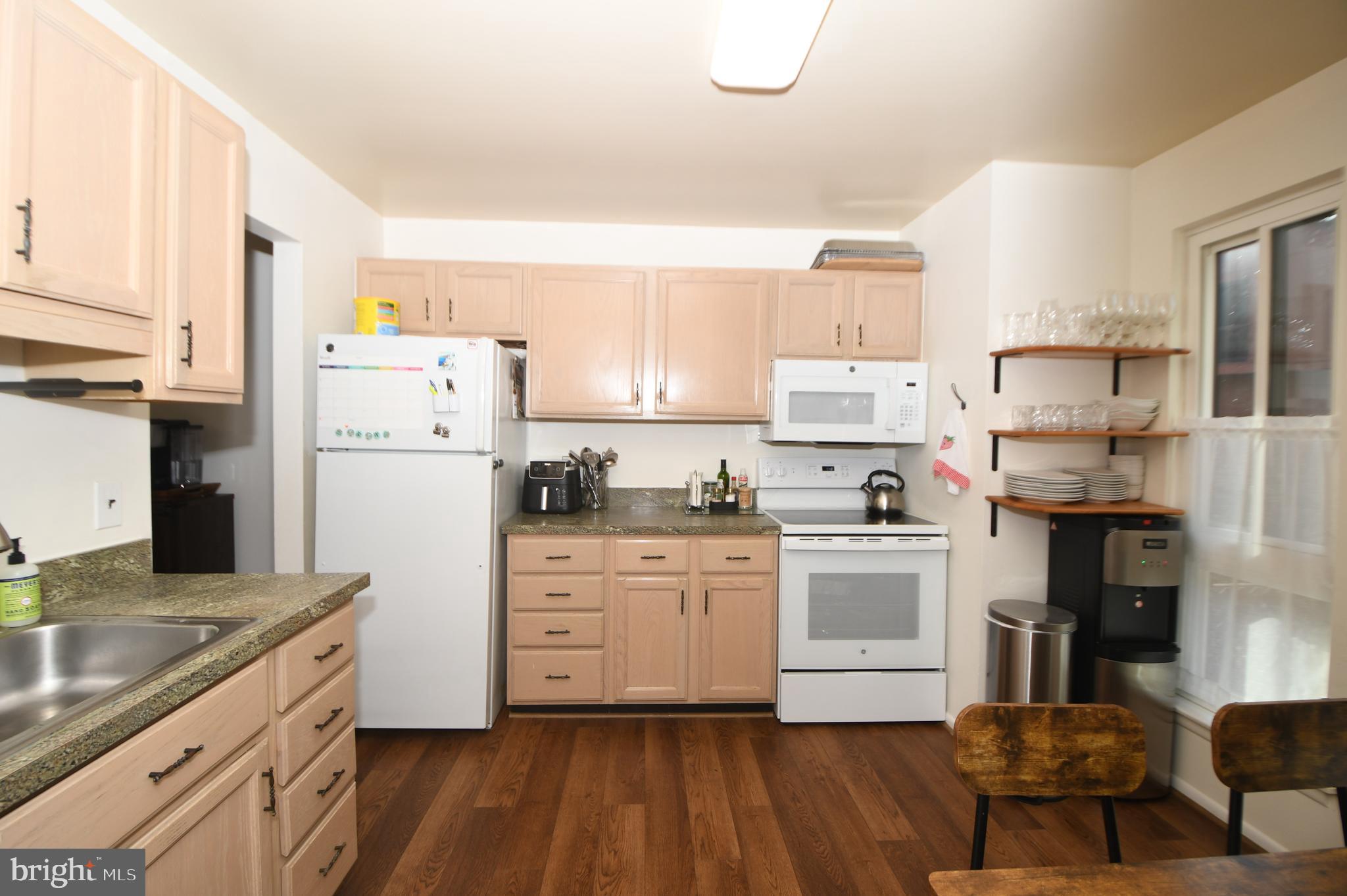 REDLAND STATION TH - Residential Lease