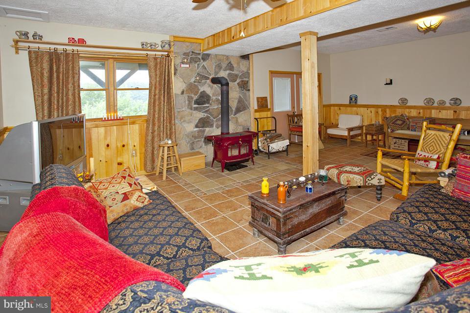 SPRUCE PINE HOLLOW - Residential