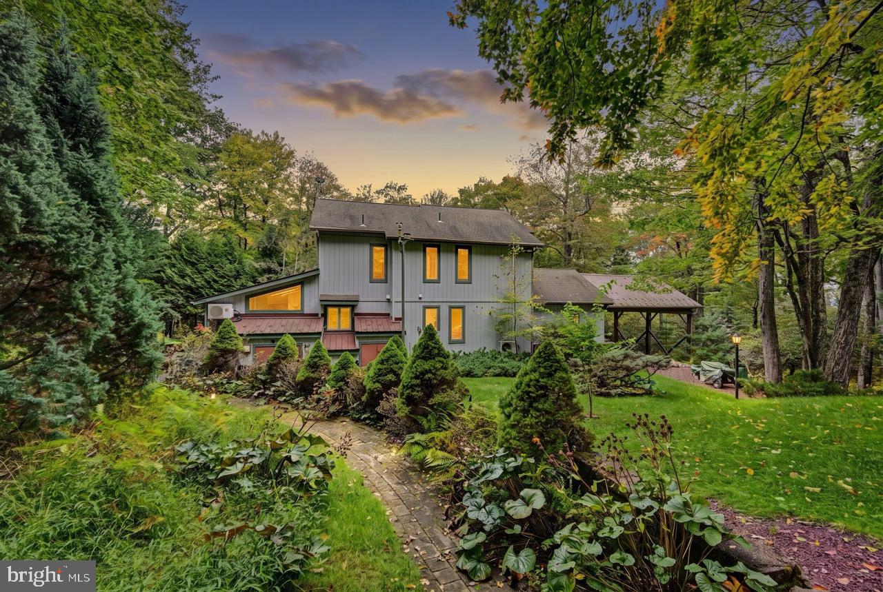 14 HAZLEWOOD DRIVE