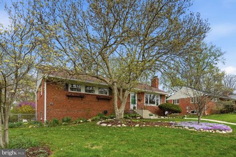 Photo of 8110 Carrick Lane, SPRINGFIELD, VA 22151 (MLS # VAFX2296944)