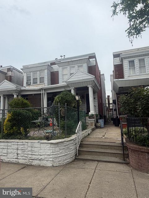 Townhouse For Sale - 4424 N 8th Street<br/> PHILADELPHIA, PA 19140