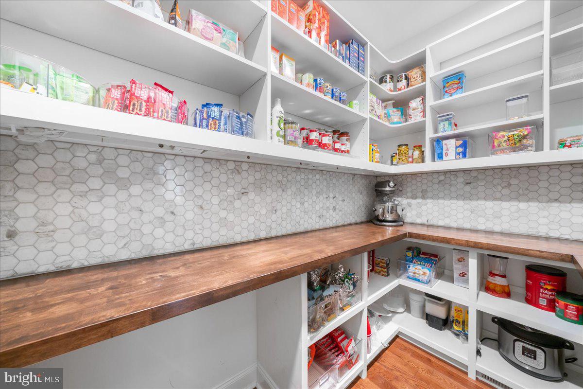 RIVERSIDE AT PROV - Residential