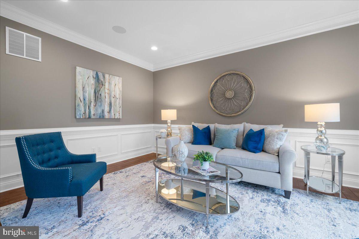 RIVERSIDE AT PROV - Residential