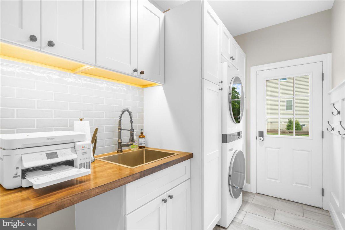 RIVERSIDE AT PROV - Residential