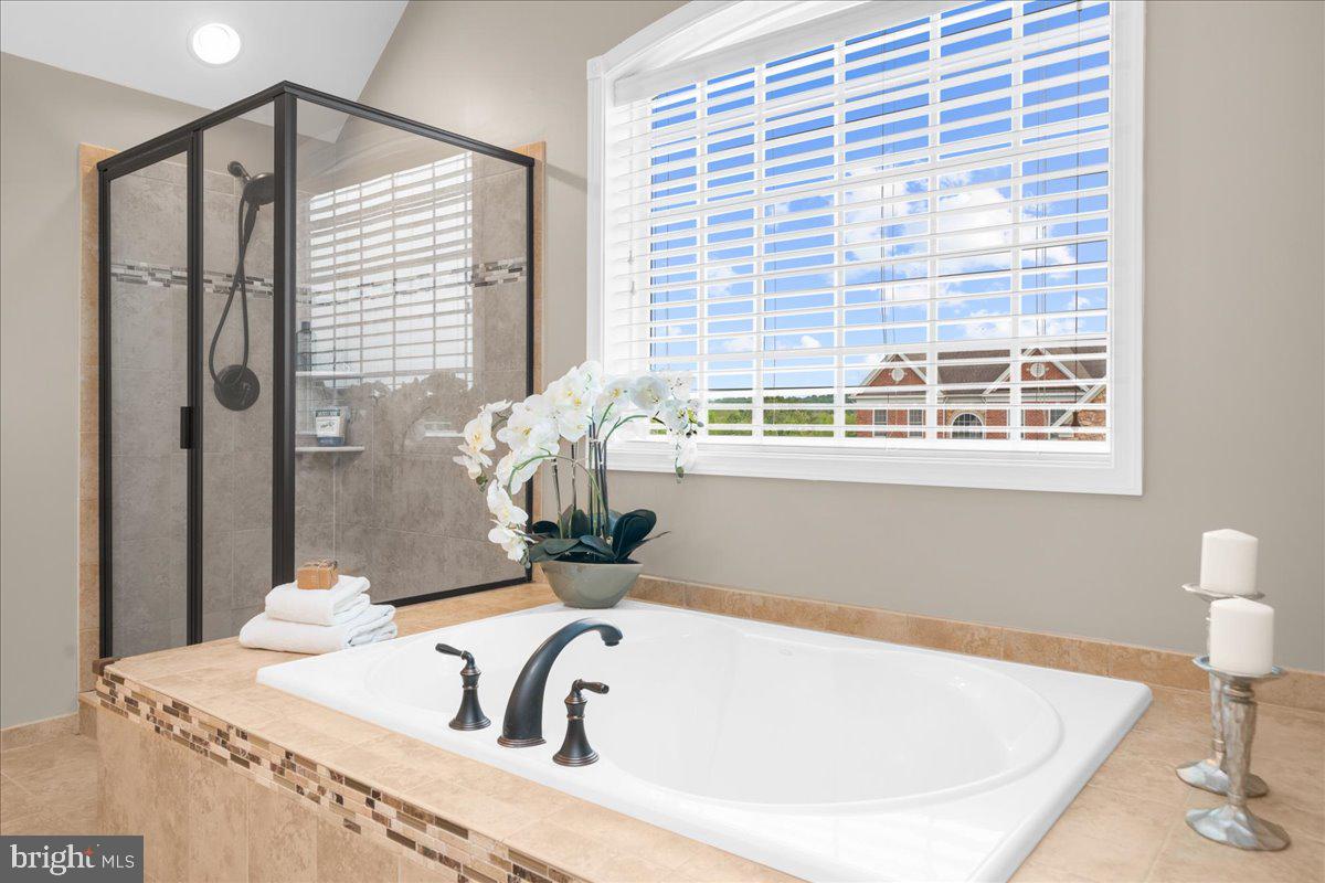 RIVERSIDE AT PROV - Residential