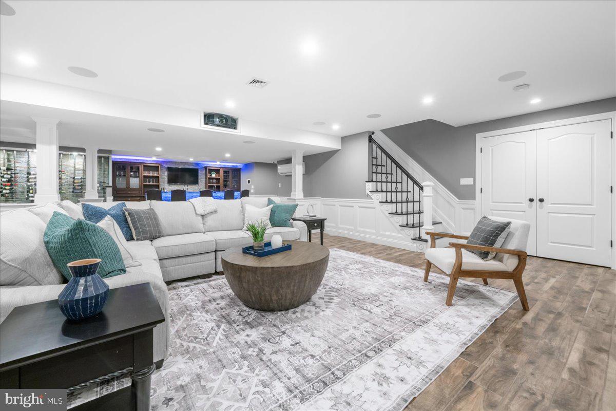 RIVERSIDE AT PROV - Residential