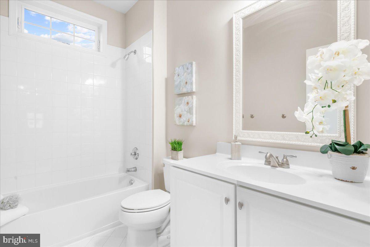 RIVERSIDE AT PROV - Residential