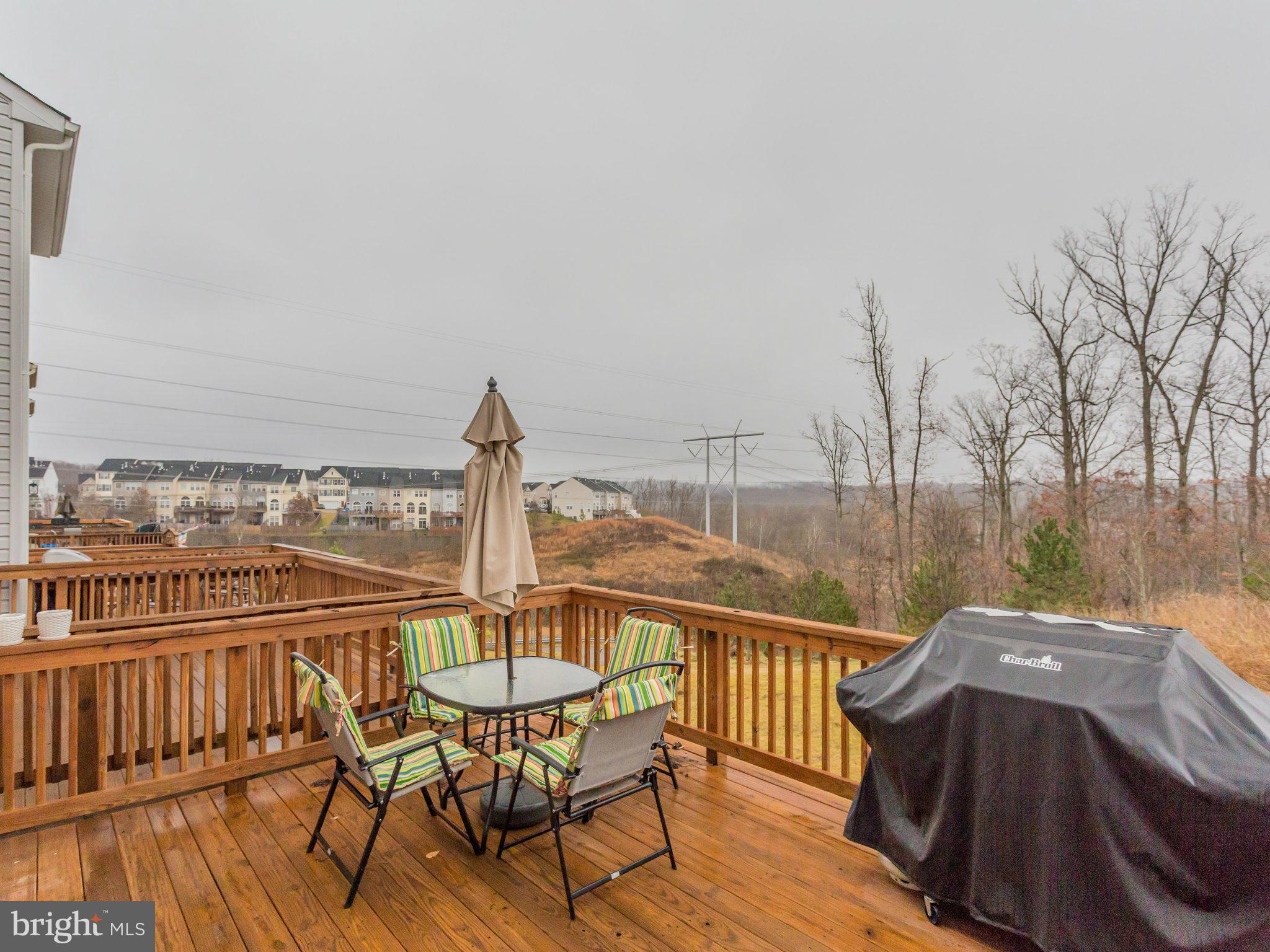 POWELLS RUN VILLAGE COND - Residential