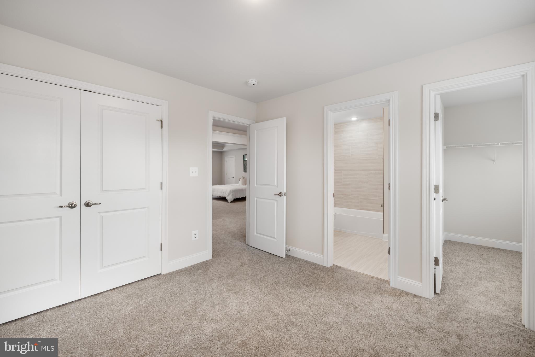 ROYAL OAKS - Residential