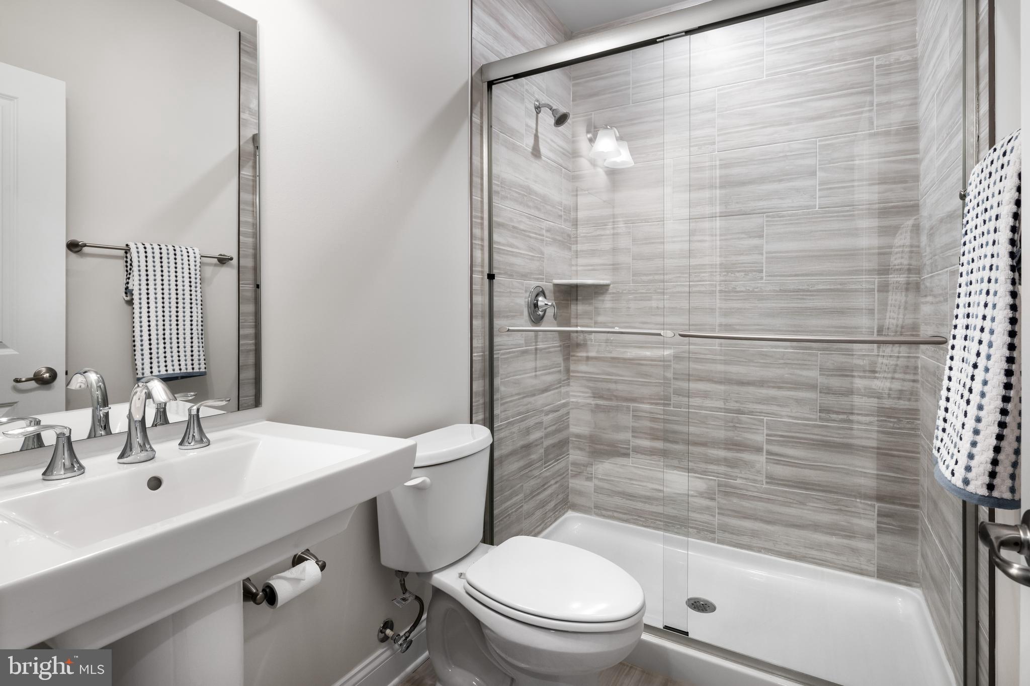 ROYAL OAKS - Residential