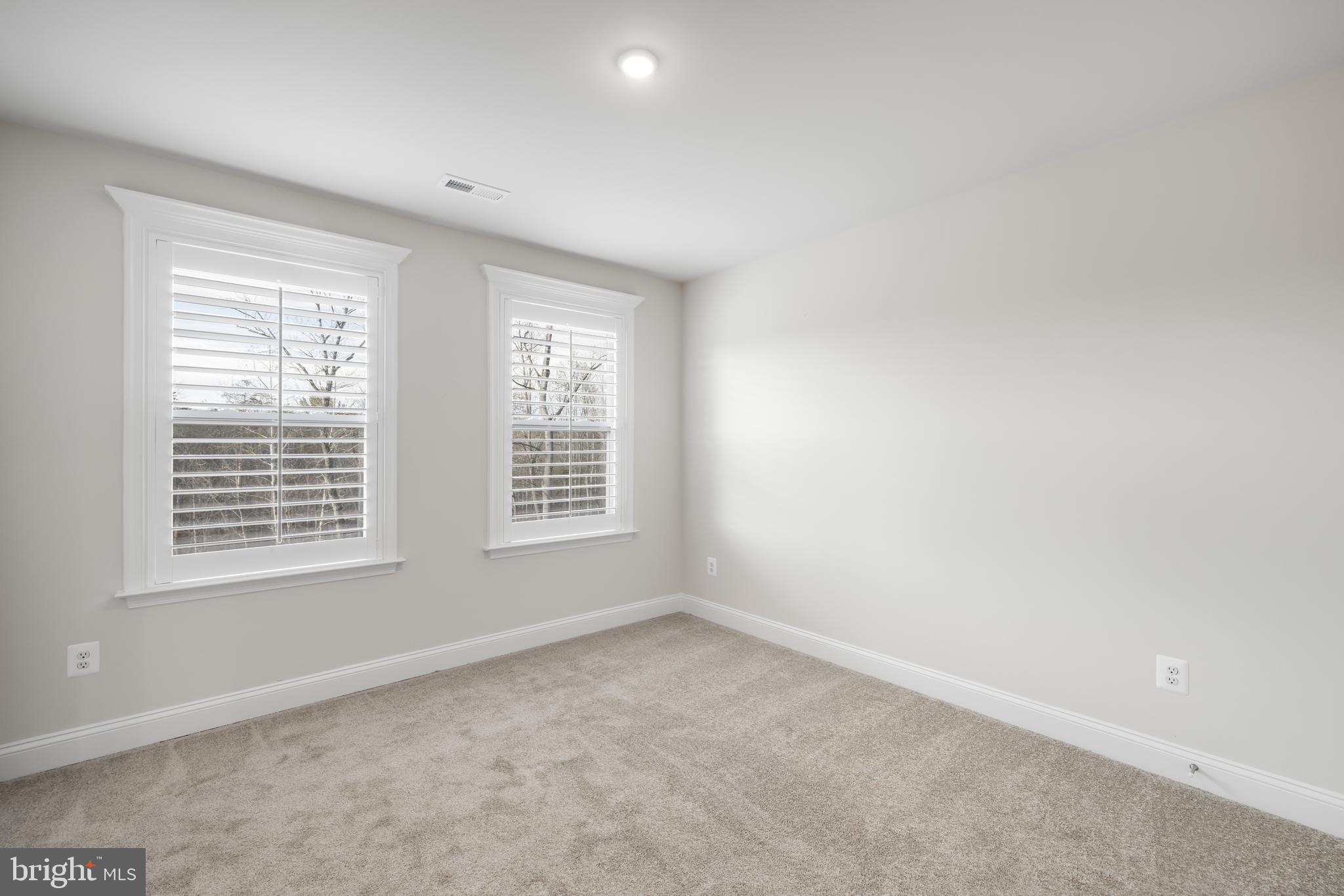 ROYAL OAKS - Residential