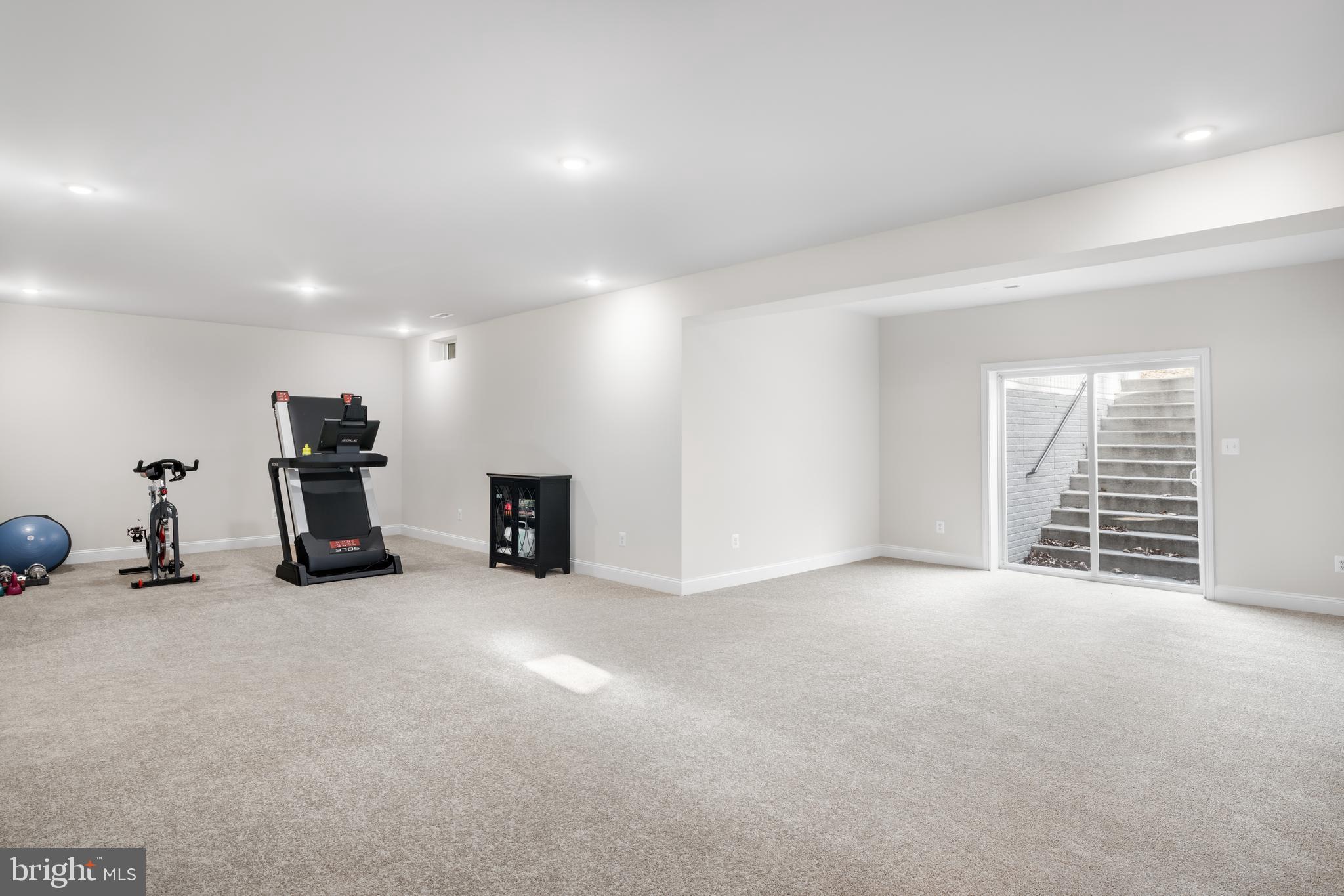 ROYAL OAKS - Residential