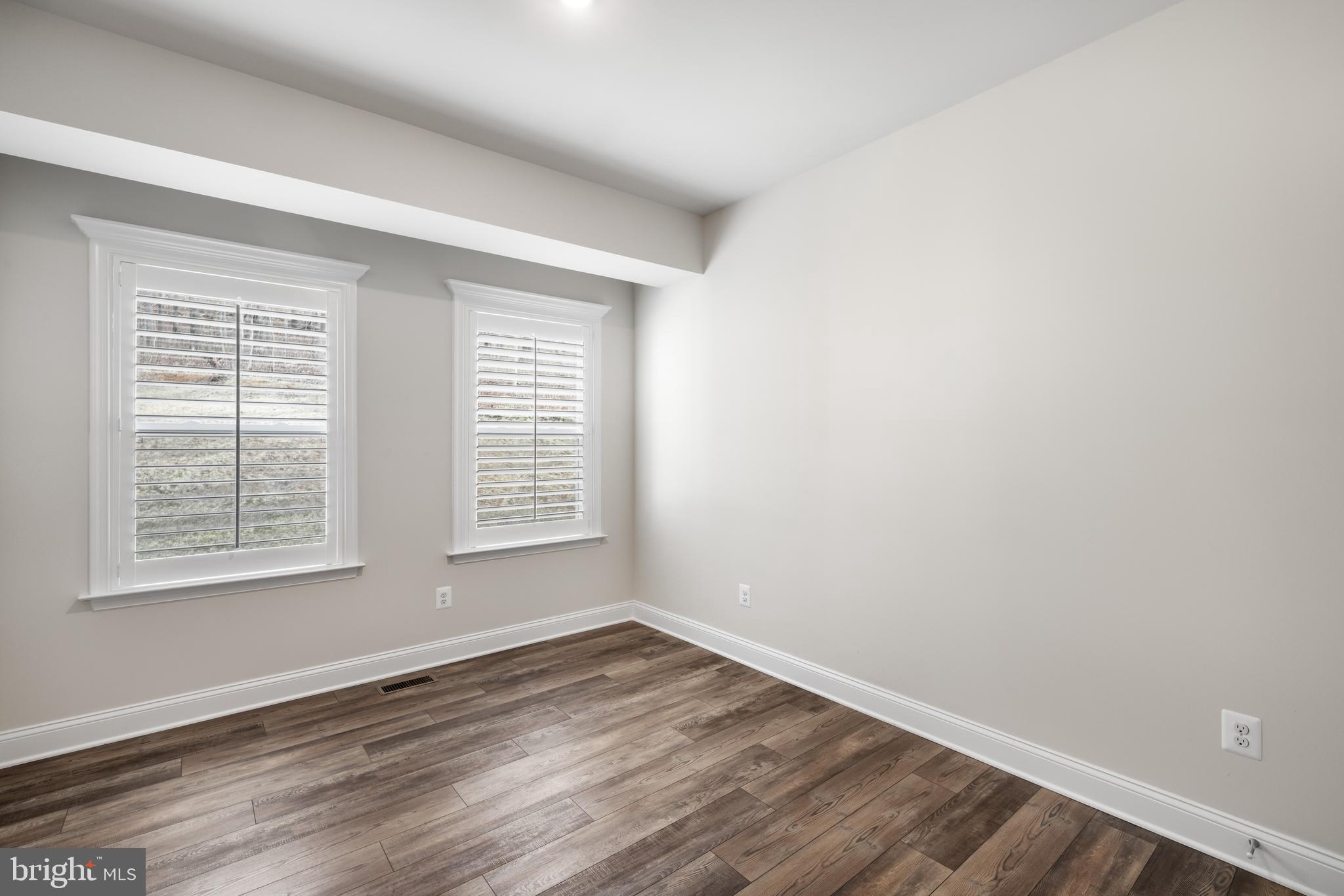 ROYAL OAKS - Residential