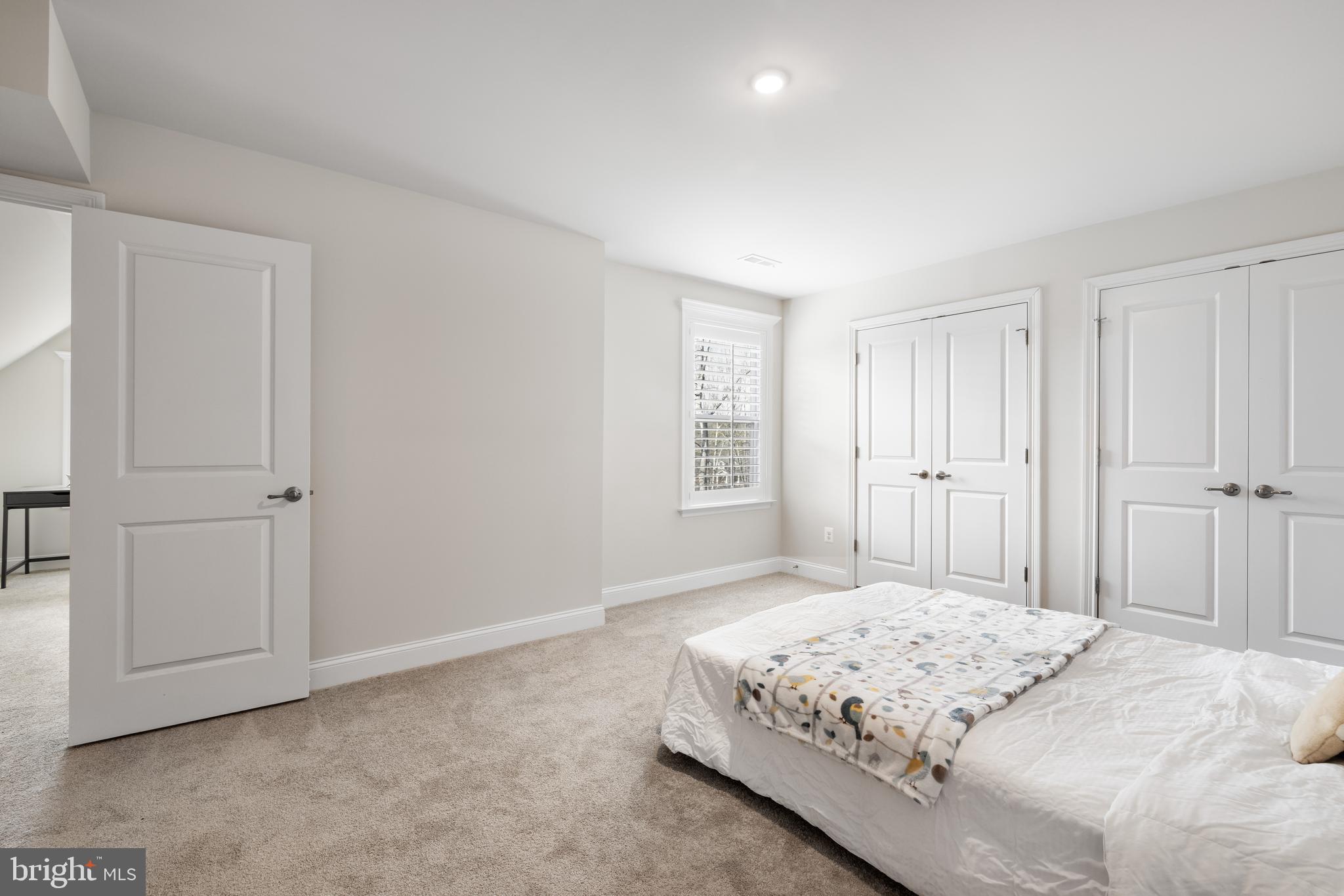 ROYAL OAKS - Residential