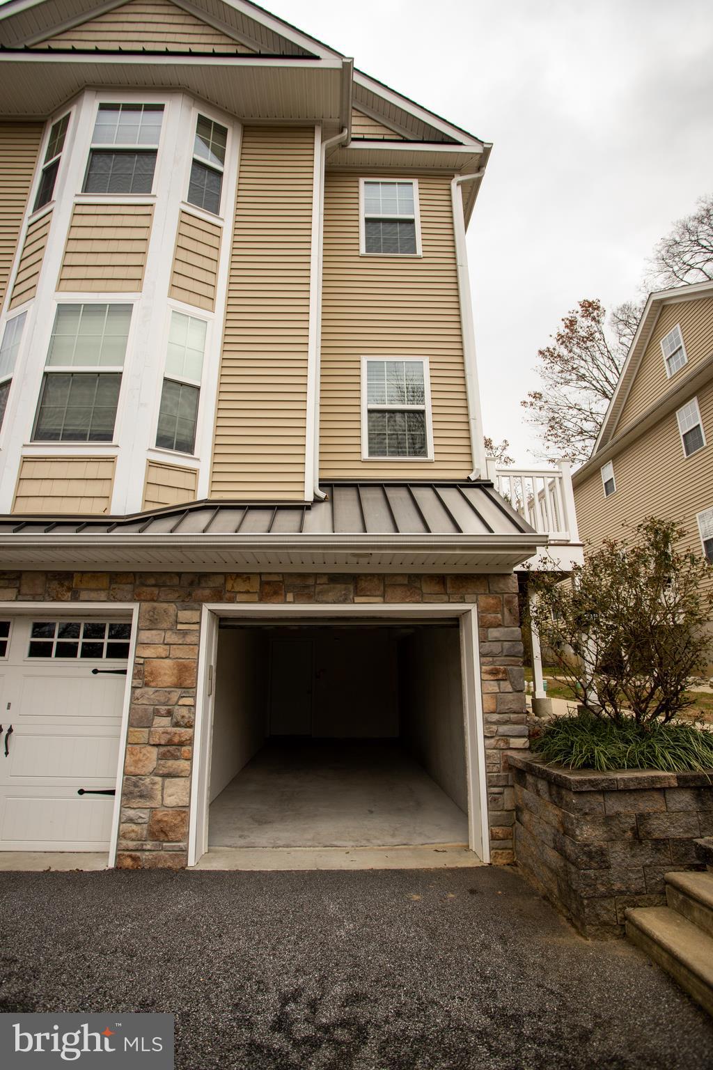 MEDIA - Residential Lease