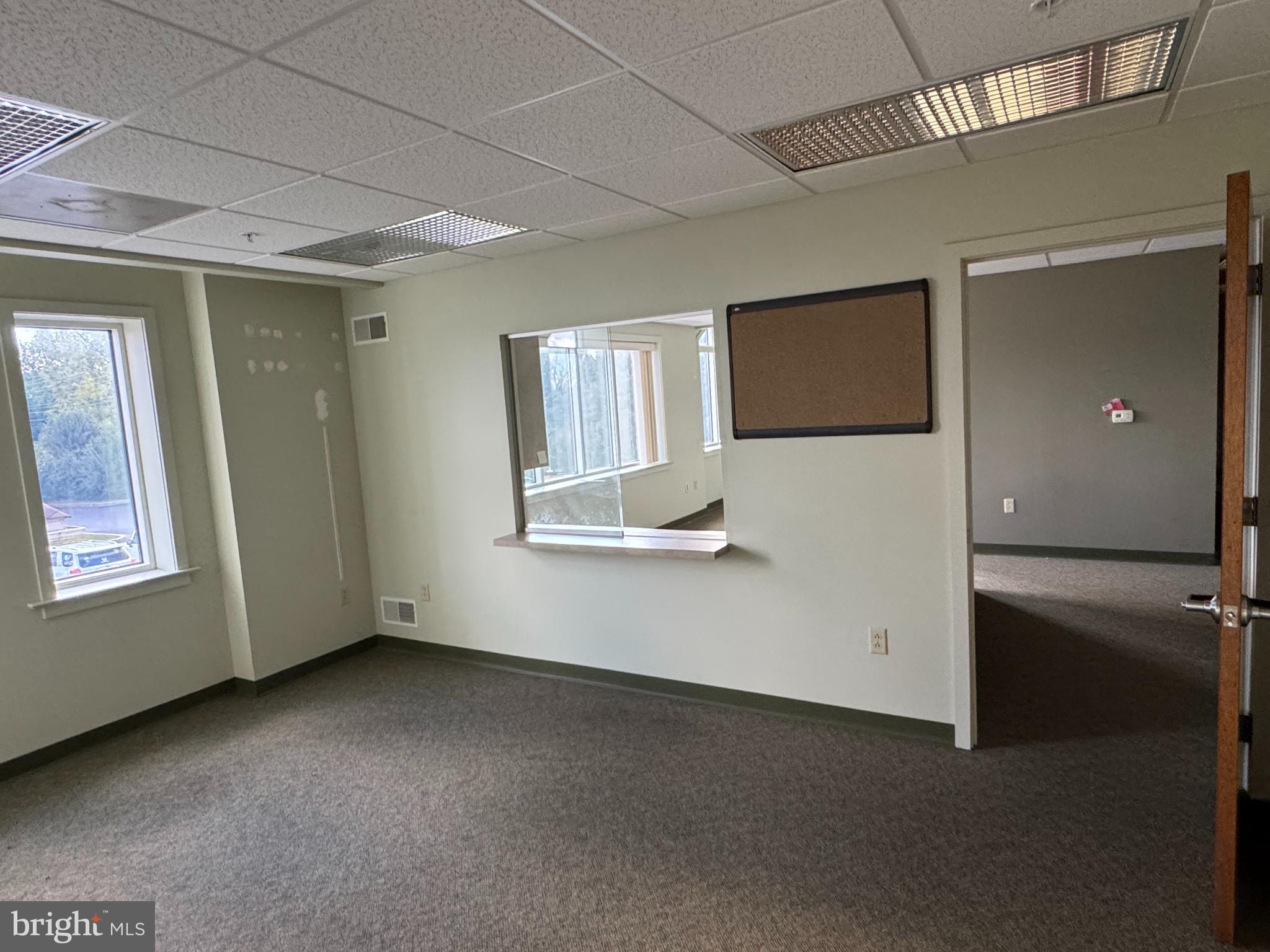 GOOD DRIVE - Commercial Lease