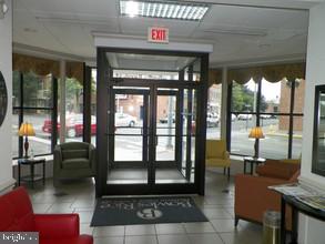 101 S QUEEN ST