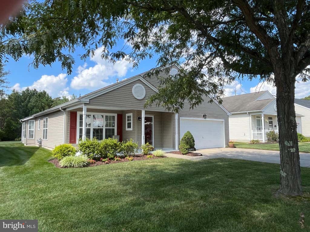 Photo of 29 Carriage Stop Drive, BERLIN, NJ 08009 (MLS # NJCD2124092)