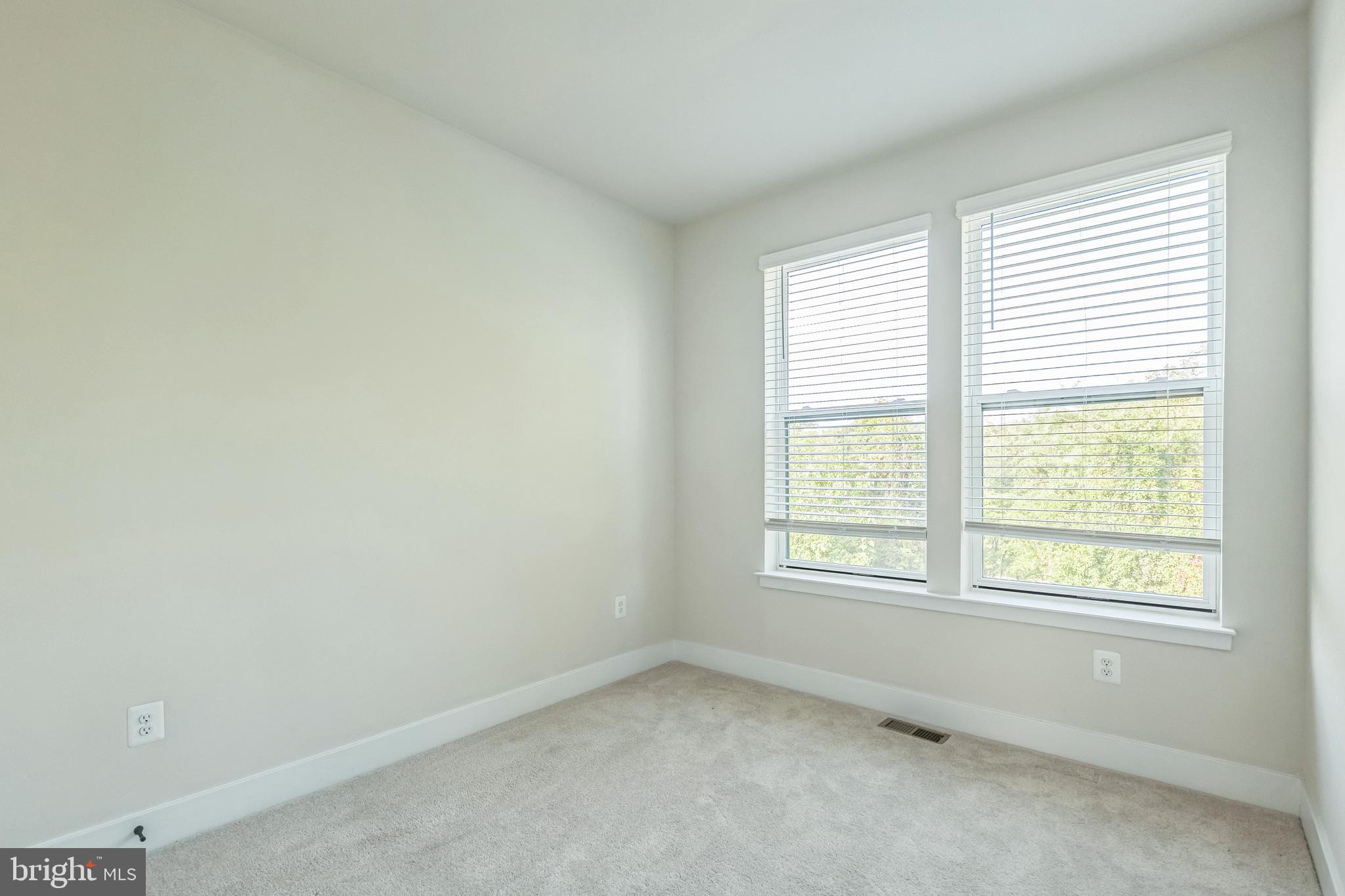 MEDFIELD - Residential